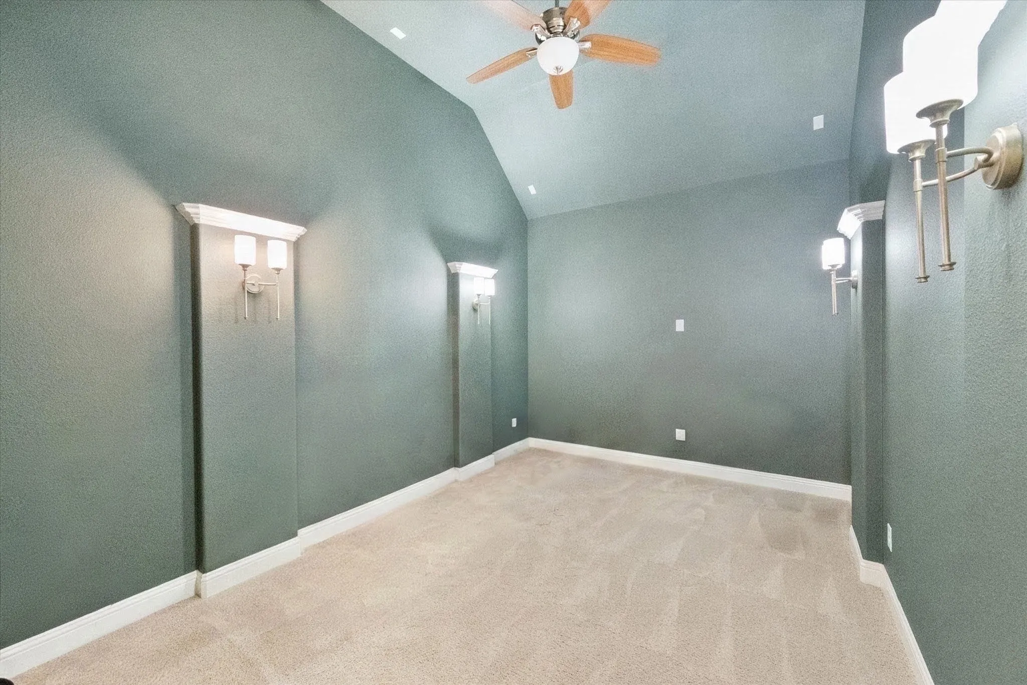 Single Family Residence For Sale in Collin County , 2802 Maverick Way, Celina, Texas 75009, 4 Bedroom, 5 Bathroom, 3 Garage spaces, 3,197 Sqft, built in 2019, mls#21372473, Real Estate Agent in Celina, Homes For Sale in Collin county, Homes For Sale in Celina, Realtor in Celina Texas, Real Estate Brokerage Independent Realty Texas, Luminita Cordes Realtor