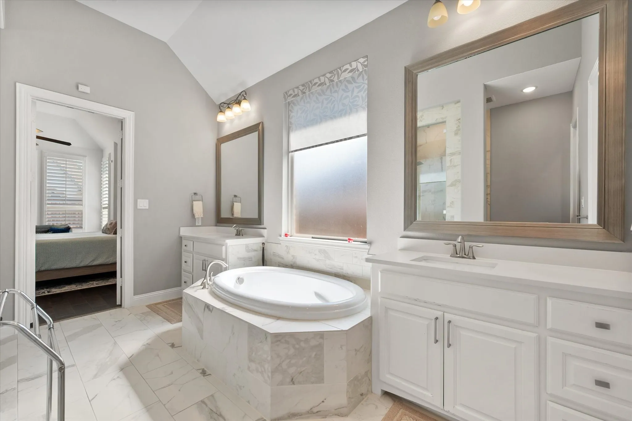 Single Family Residence For Sale in Collin County , 2802 Maverick Way, Celina, Texas 75009, 4 Bedroom, 5 Bathroom, 3 Garage spaces, 3,197 Sqft, built in 2019, mls#21372473, Real Estate Agent in Celina, Homes For Sale in Collin county, Homes For Sale in Celina, Realtor in Celina Texas, Real Estate Brokerage Independent Realty Texas, Luminita Cordes Realtor