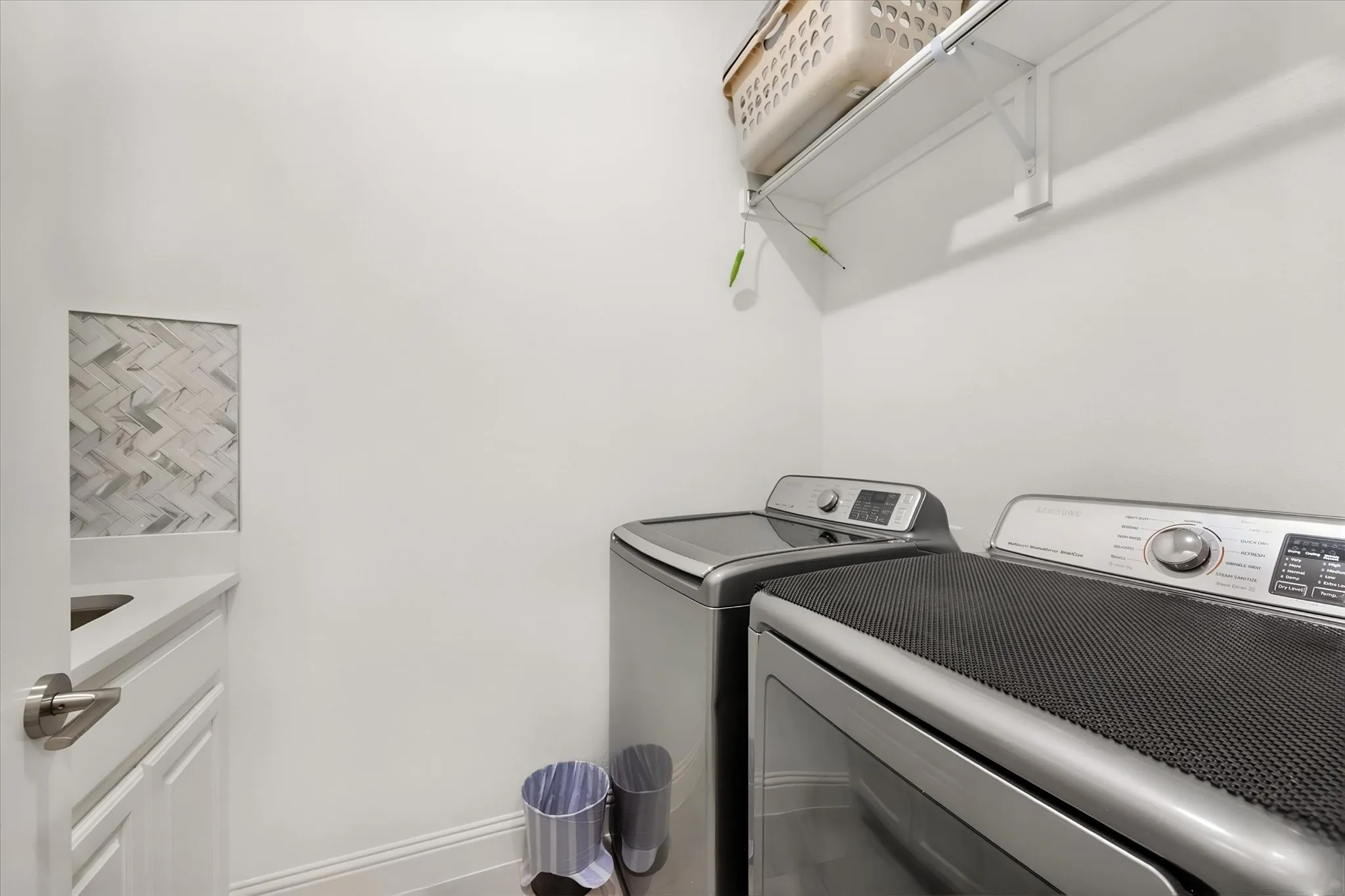 Single Family Residence For Sale in Collin County , 2802 Maverick Way, Celina, Texas 75009, 4 Bedroom, 5 Bathroom, 3 Garage spaces, 3,197 Sqft, built in 2019, mls#21372473, Real Estate Agent in Celina, Homes For Sale in Collin county, Homes For Sale in Celina, Realtor in Celina Texas, Real Estate Brokerage Independent Realty Texas, Luminita Cordes Realtor