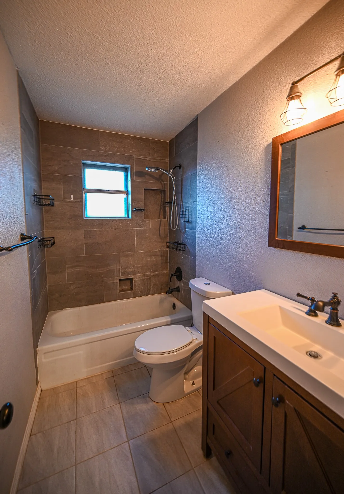 Single Family Residence For Rent in Wise County , 103 Boca Vista Court, Chico, Texas 76431, 3 Bedroom, 2 Bathroom, Garage spaces, 1,621 Sqft, built in 1978, mls#21381313, Real Estate Agent in Chico, Homes For Rent in Wise county, Homes For Rent in Chico, Realtor in Chico Texas, Real Estate Brokerage Independent Realty Texas, Luminita Cordes Realtor
