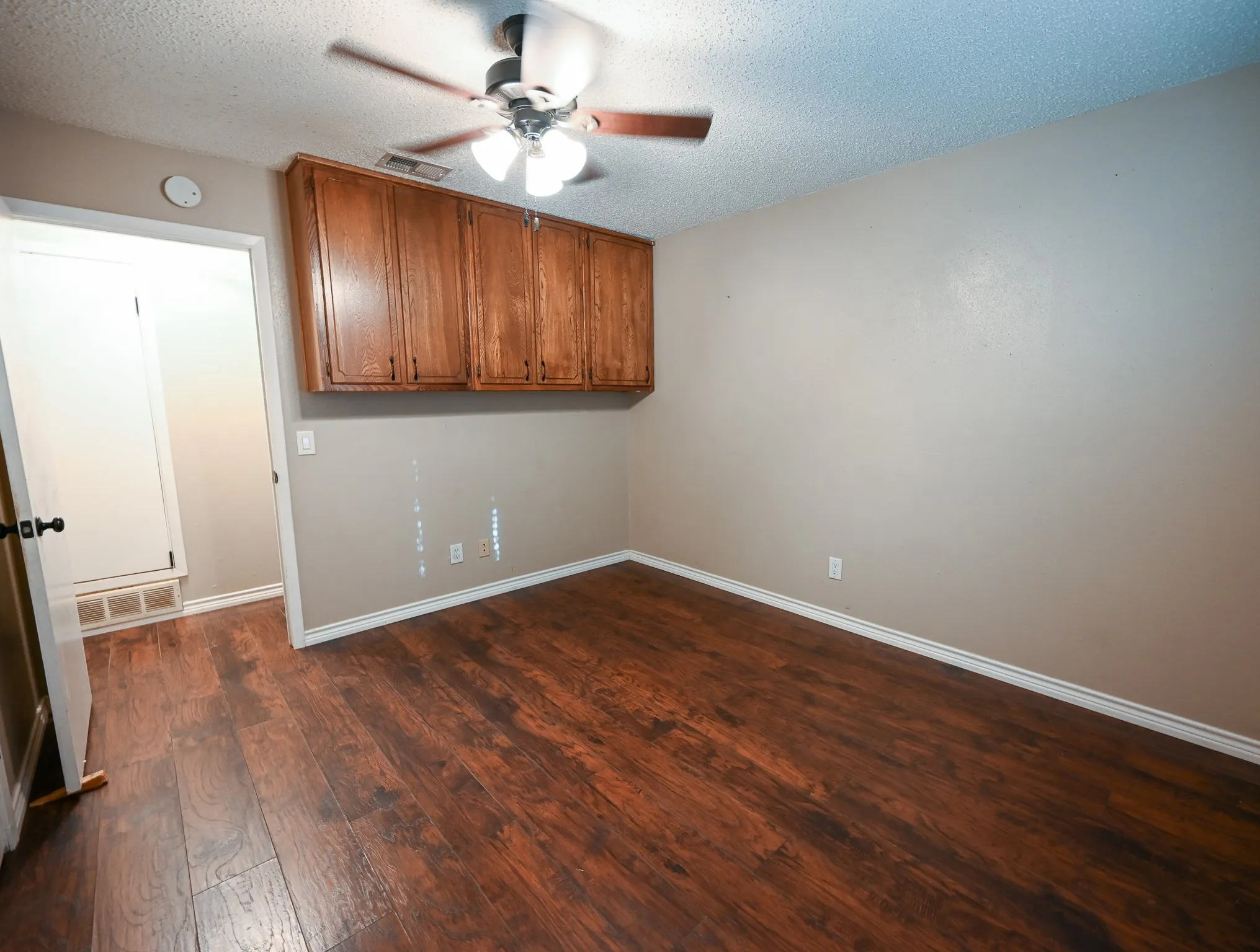 Single Family Residence For Rent in Wise County , 103 Boca Vista Court, Chico, Texas 76431, 3 Bedroom, 2 Bathroom, Garage spaces, 1,621 Sqft, built in 1978, mls#21381313, Real Estate Agent in Chico, Homes For Rent in Wise county, Homes For Rent in Chico, Realtor in Chico Texas, Real Estate Brokerage Independent Realty Texas, Luminita Cordes Realtor