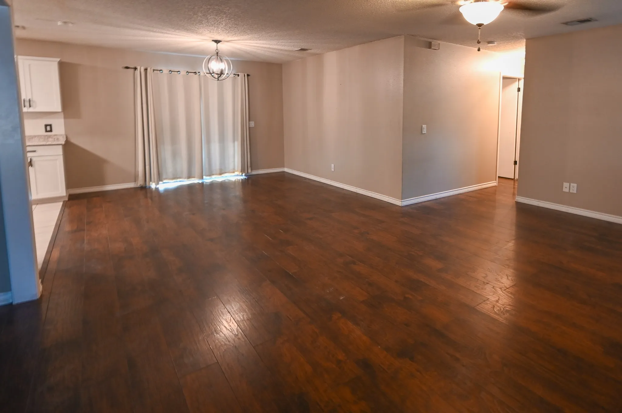 Single Family Residence For Rent in Wise County , 103 Boca Vista Court, Chico, Texas 76431, 3 Bedroom, 2 Bathroom, Garage spaces, 1,621 Sqft, built in 1978, mls#21381313, Real Estate Agent in Chico, Homes For Rent in Wise county, Homes For Rent in Chico, Realtor in Chico Texas, Real Estate Brokerage Independent Realty Texas, Luminita Cordes Realtor