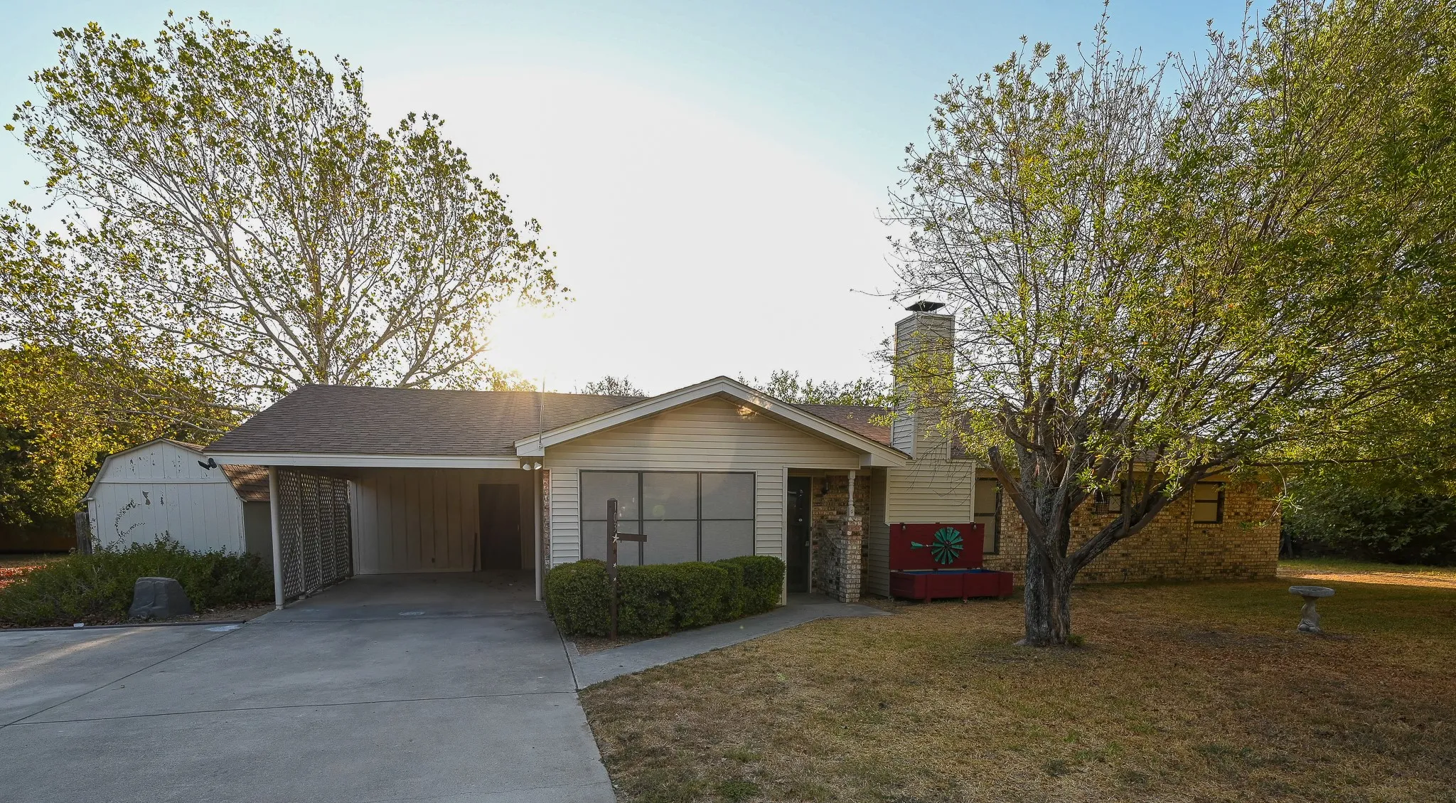 Single Family Residence For Rent in Wise County , 103 Boca Vista Court, Chico, Texas 76431, 3 Bedroom, 2 Bathroom, Garage spaces, 1,621 Sqft, built in 1978, mls#21381313, Real Estate Agent in Chico, Homes For Rent in Wise county, Homes For Rent in Chico, Realtor in Chico Texas, Real Estate Brokerage Independent Realty Texas, Luminita Cordes Realtor