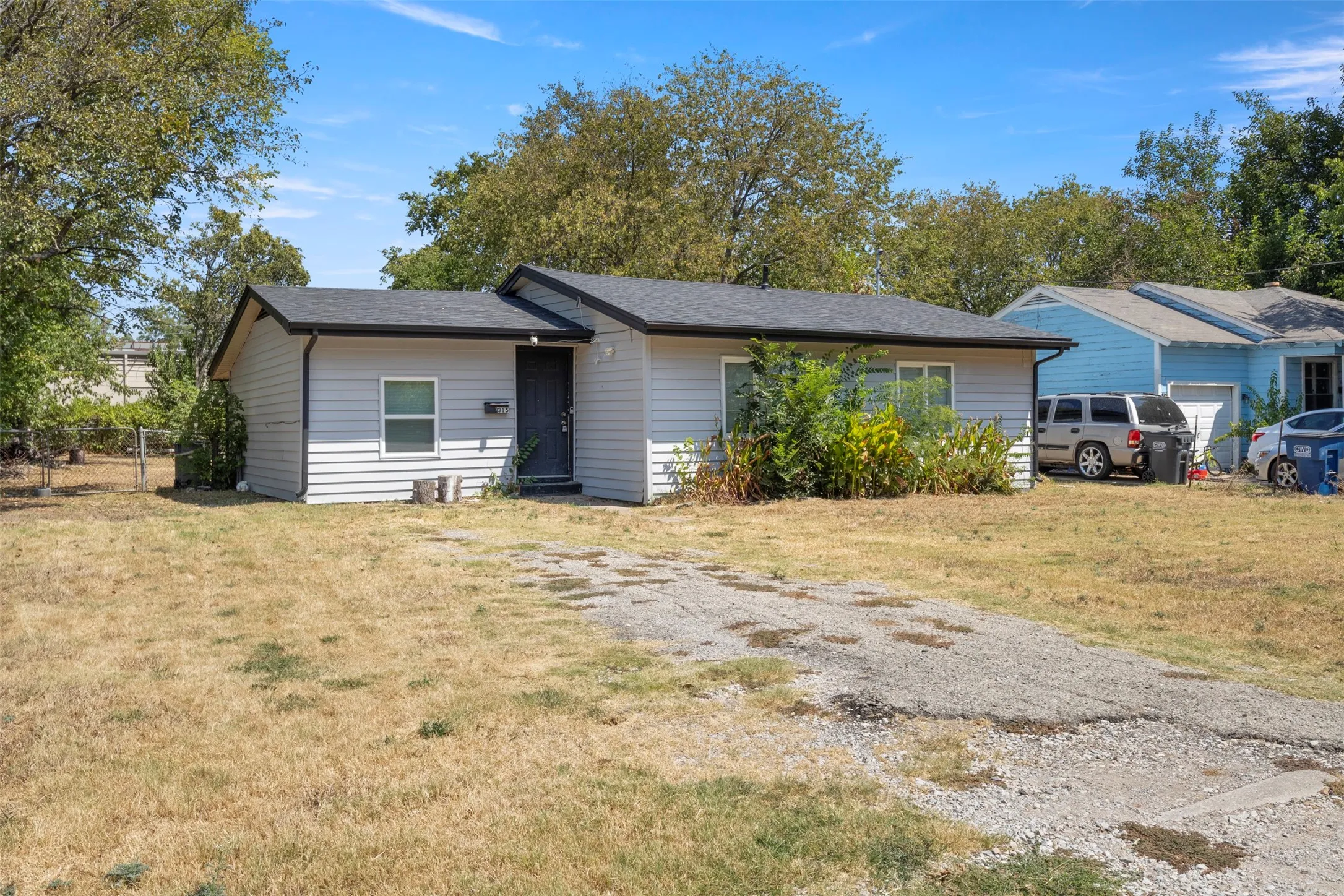 Single Family Residence For Sale in Dallas County , 315 Rea Avenue, Lancaster, Texas 75146, 3 Bedroom, 1 Bathroom, Garage spaces, 1,162 Sqft, built in 1952, mls#21375494, Real Estate Agent in Lancaster, Homes For Sale in Dallas county, Homes For Sale in Lancaster, Realtor in Lancaster Texas, Real Estate Brokerage Independent Realty Texas, Luminita Cordes Realtor