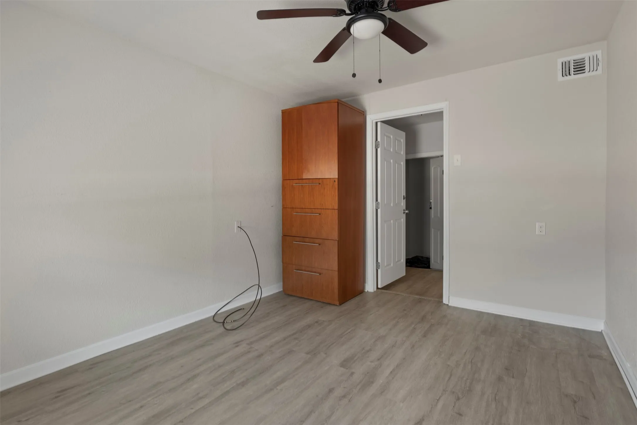Single Family Residence For Sale in Dallas County , 315 Rea Avenue, Lancaster, Texas 75146, 3 Bedroom, 1 Bathroom, Garage spaces, 1,162 Sqft, built in 1952, mls#21375494, Real Estate Agent in Lancaster, Homes For Sale in Dallas county, Homes For Sale in Lancaster, Realtor in Lancaster Texas, Real Estate Brokerage Independent Realty Texas, Luminita Cordes Realtor