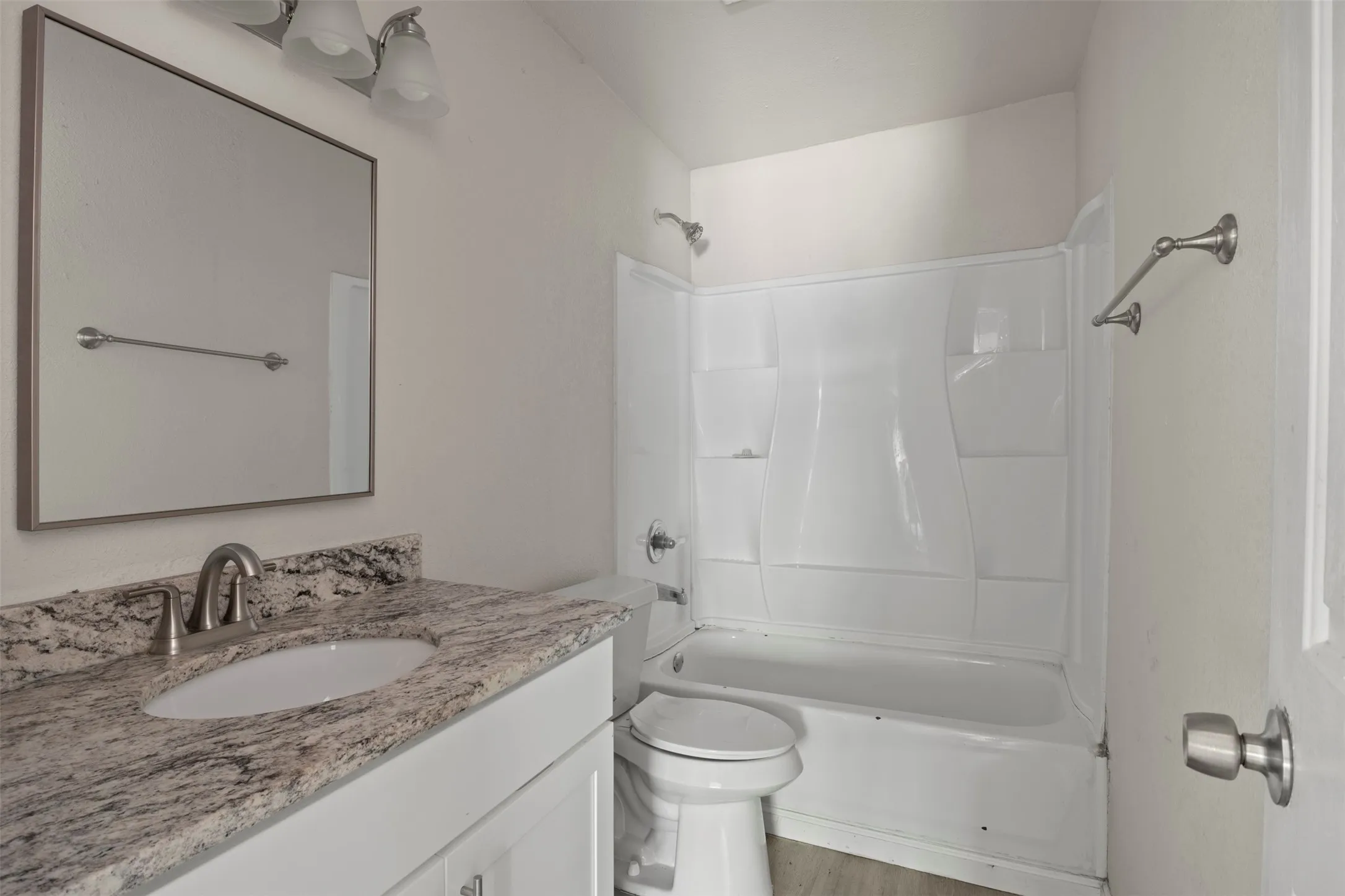 Single Family Residence For Sale in Dallas County , 315 Rea Avenue, Lancaster, Texas 75146, 3 Bedroom, 1 Bathroom, Garage spaces, 1,162 Sqft, built in 1952, mls#21375494, Real Estate Agent in Lancaster, Homes For Sale in Dallas county, Homes For Sale in Lancaster, Realtor in Lancaster Texas, Real Estate Brokerage Independent Realty Texas, Luminita Cordes Realtor