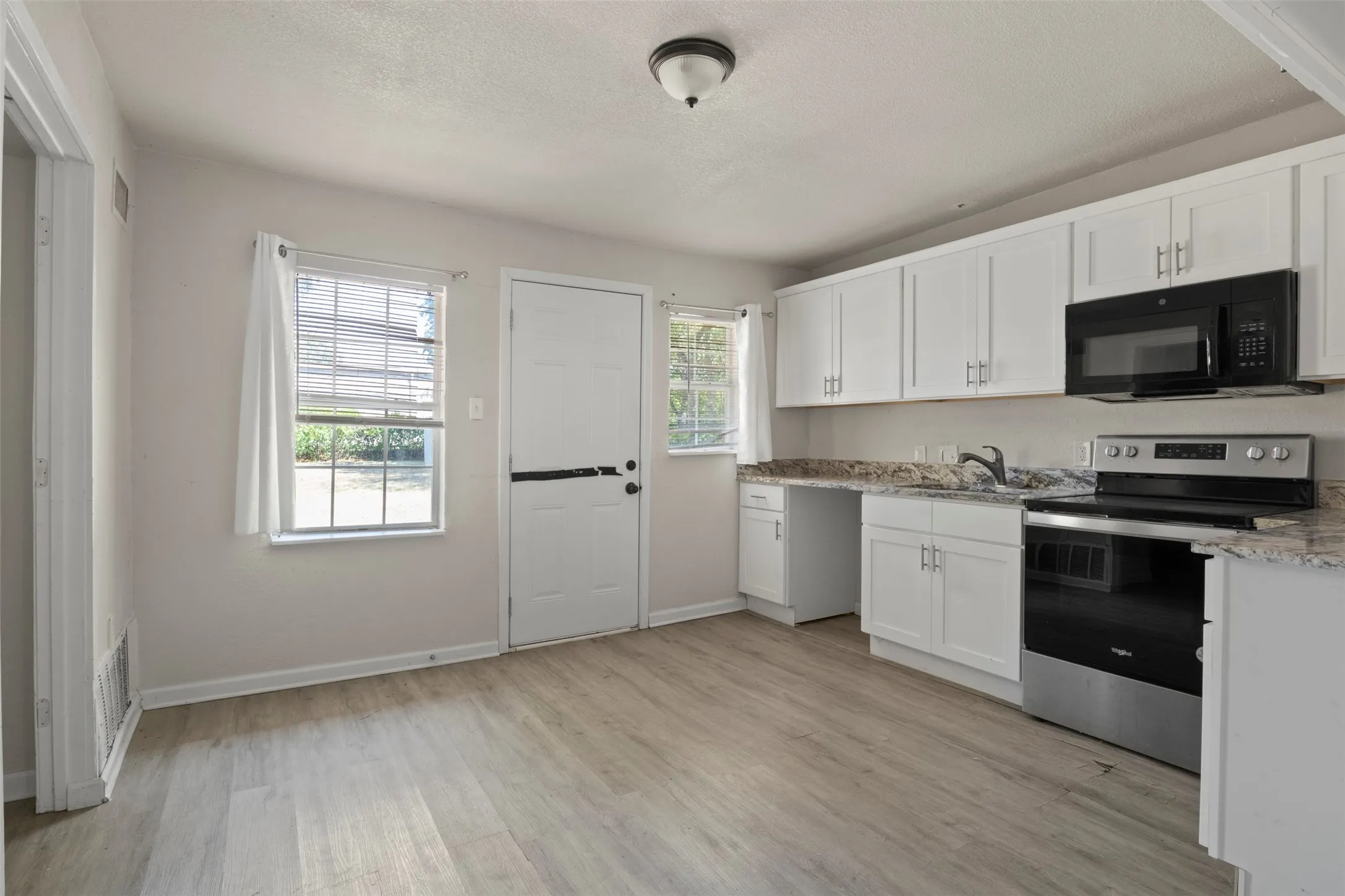 Single Family Residence For Sale in Dallas County , 315 Rea Avenue, Lancaster, Texas 75146, 3 Bedroom, 1 Bathroom, Garage spaces, 1,162 Sqft, built in 1952, mls#21375494, Real Estate Agent in Lancaster, Homes For Sale in Dallas county, Homes For Sale in Lancaster, Realtor in Lancaster Texas, Real Estate Brokerage Independent Realty Texas, Luminita Cordes Realtor