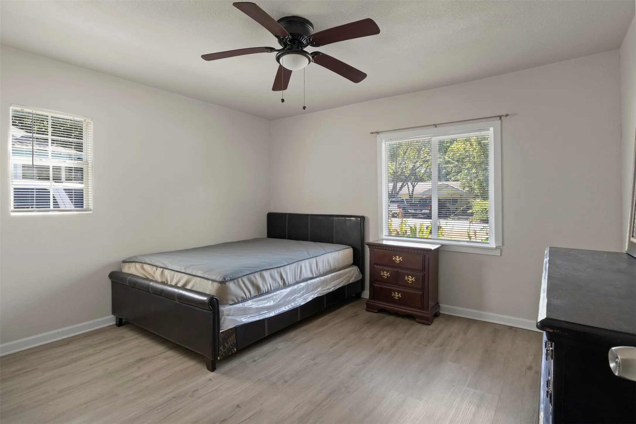 Single Family Residence For Sale in Dallas County , 315 Rea Avenue, Lancaster, Texas 75146, 3 Bedroom, 1 Bathroom, Garage spaces, 1,162 Sqft, built in 1952, mls#21375494, Real Estate Agent in Lancaster, Homes For Sale in Dallas county, Homes For Sale in Lancaster, Realtor in Lancaster Texas, Real Estate Brokerage Independent Realty Texas, Luminita Cordes Realtor