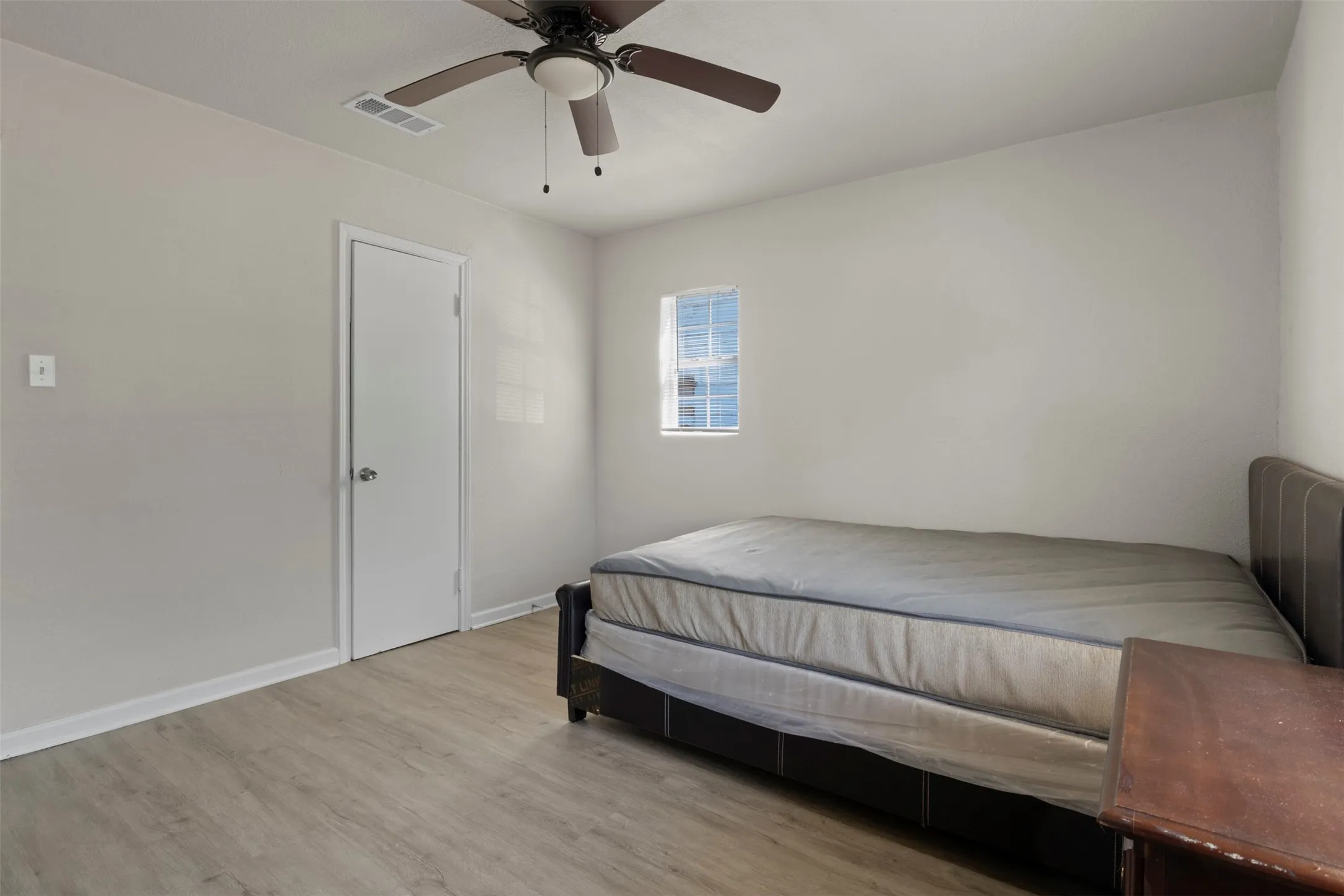 Single Family Residence For Sale in Dallas County , 315 Rea Avenue, Lancaster, Texas 75146, 3 Bedroom, 1 Bathroom, Garage spaces, 1,162 Sqft, built in 1952, mls#21375494, Real Estate Agent in Lancaster, Homes For Sale in Dallas county, Homes For Sale in Lancaster, Realtor in Lancaster Texas, Real Estate Brokerage Independent Realty Texas, Luminita Cordes Realtor