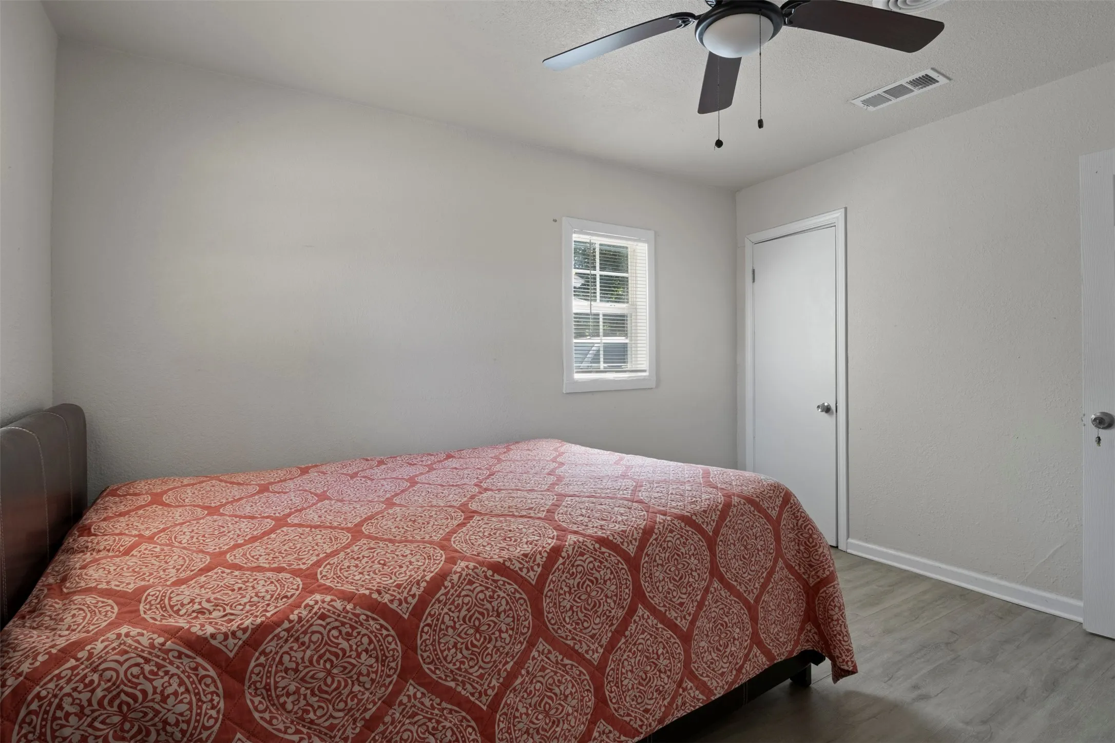Single Family Residence For Sale in Dallas County , 315 Rea Avenue, Lancaster, Texas 75146, 3 Bedroom, 1 Bathroom, Garage spaces, 1,162 Sqft, built in 1952, mls#21375494, Real Estate Agent in Lancaster, Homes For Sale in Dallas county, Homes For Sale in Lancaster, Realtor in Lancaster Texas, Real Estate Brokerage Independent Realty Texas, Luminita Cordes Realtor