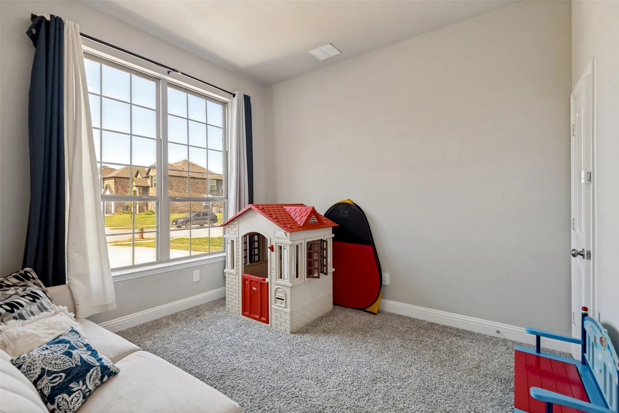 Single Family Residence For Sale in Kaufman County , 1152 Red Hawk Lane, Forney, Texas 75126, 4 Bedroom, 5 Bathroom, 3 Garage spaces, 3,264 Sqft, built in 2021, mls#21381894, Real Estate Agent in Forney, Homes For Sale in Kaufman county, Homes For Sale in Forney, Realtor in Forney Texas, Real Estate Brokerage Independent Realty Texas, Luminita Cordes Realtor