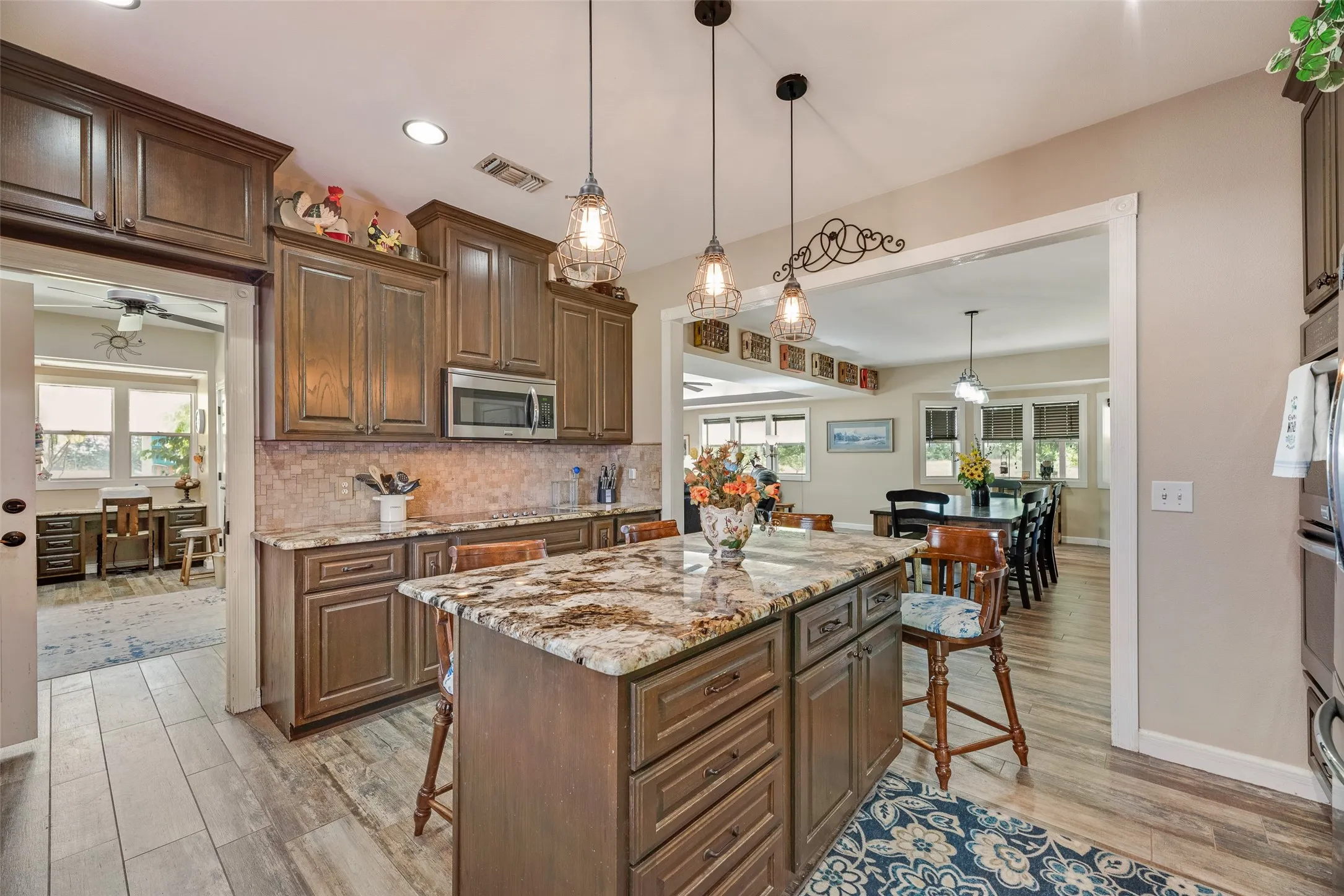 Single Family Residence For Sale in Rockwall County , 2657 Fm 1139, Rockwall, Texas 75032, 4 Bedroom, 3 Bathroom, 2 Garage spaces, 4,078 Sqft, built in 1986, mls#21368799, Real Estate Agent in Rockwall, Homes For Sale in Rockwall county, Homes For Sale in Rockwall, Realtor in Rockwall Texas, Real Estate Brokerage Independent Realty Texas, Luminita Cordes Realtor