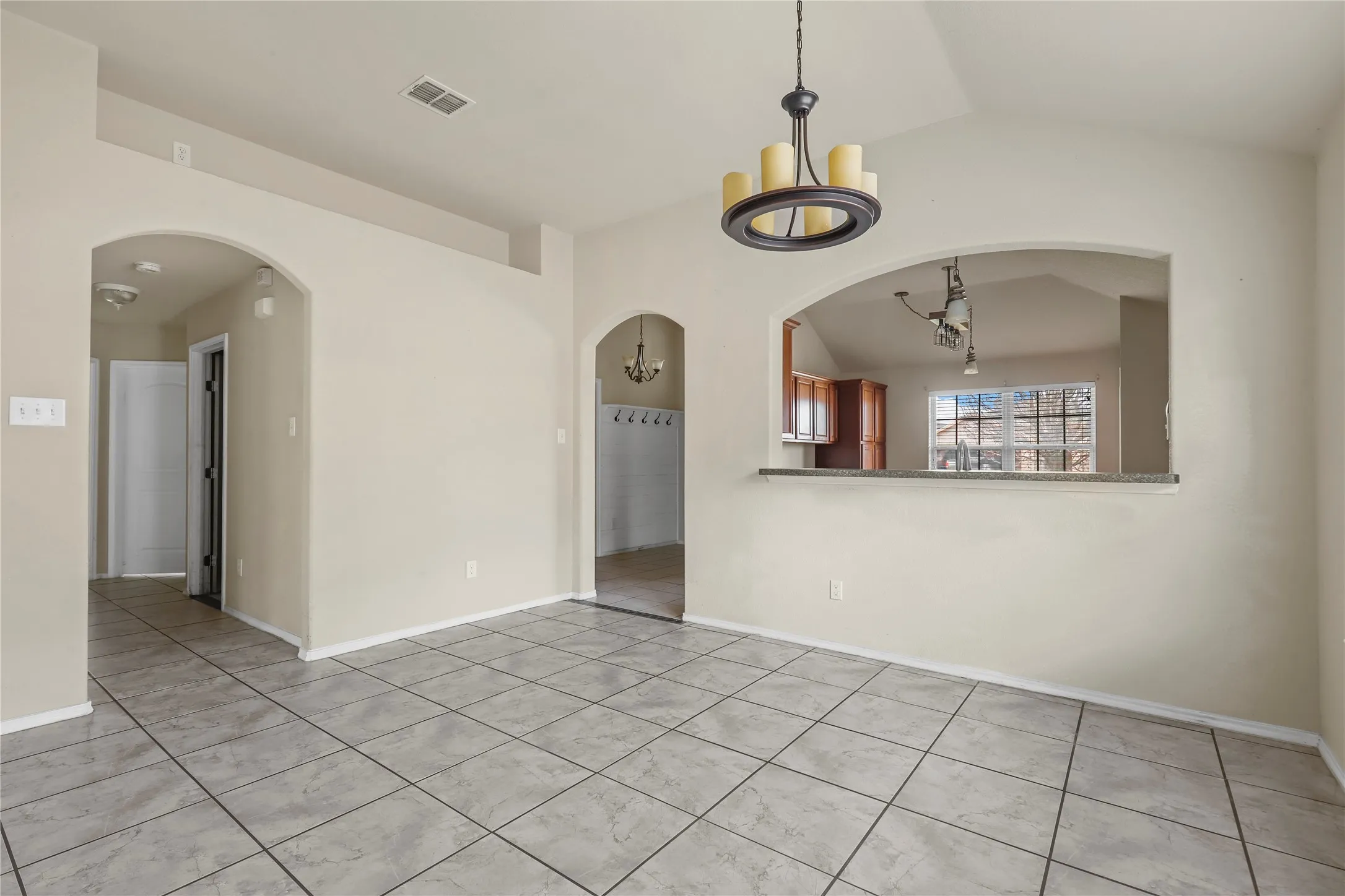 Single Family Residence For Rent in Hood County , 4203 Agate Drive, Granbury, Texas 76049, 3 Bedroom, 2 Bathroom, 2 Garage spaces, 1,539 Sqft, built in 2009, mls#21381903, Real Estate Agent in Granbury, Homes For Rent in Hood county, Homes For Rent in Granbury, Realtor in Granbury Texas, Real Estate Brokerage Independent Realty Texas, Luminita Cordes Realtor