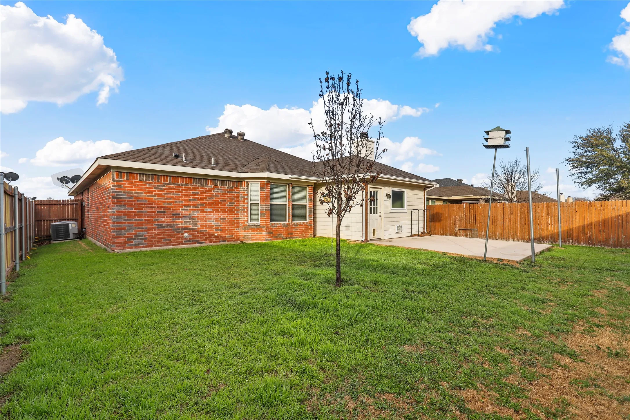 Single Family Residence For Rent in Hood County , 4203 Agate Drive, Granbury, Texas 76049, 3 Bedroom, 2 Bathroom, 2 Garage spaces, 1,539 Sqft, built in 2009, mls#21381903, Real Estate Agent in Granbury, Homes For Rent in Hood county, Homes For Rent in Granbury, Realtor in Granbury Texas, Real Estate Brokerage Independent Realty Texas, Luminita Cordes Realtor