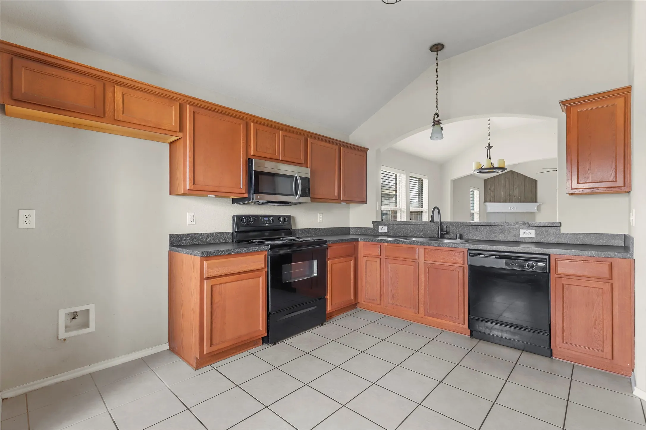 Single Family Residence For Rent in Hood County , 4203 Agate Drive, Granbury, Texas 76049, 3 Bedroom, 2 Bathroom, 2 Garage spaces, 1,539 Sqft, built in 2009, mls#21381903, Real Estate Agent in Granbury, Homes For Rent in Hood county, Homes For Rent in Granbury, Realtor in Granbury Texas, Real Estate Brokerage Independent Realty Texas, Luminita Cordes Realtor
