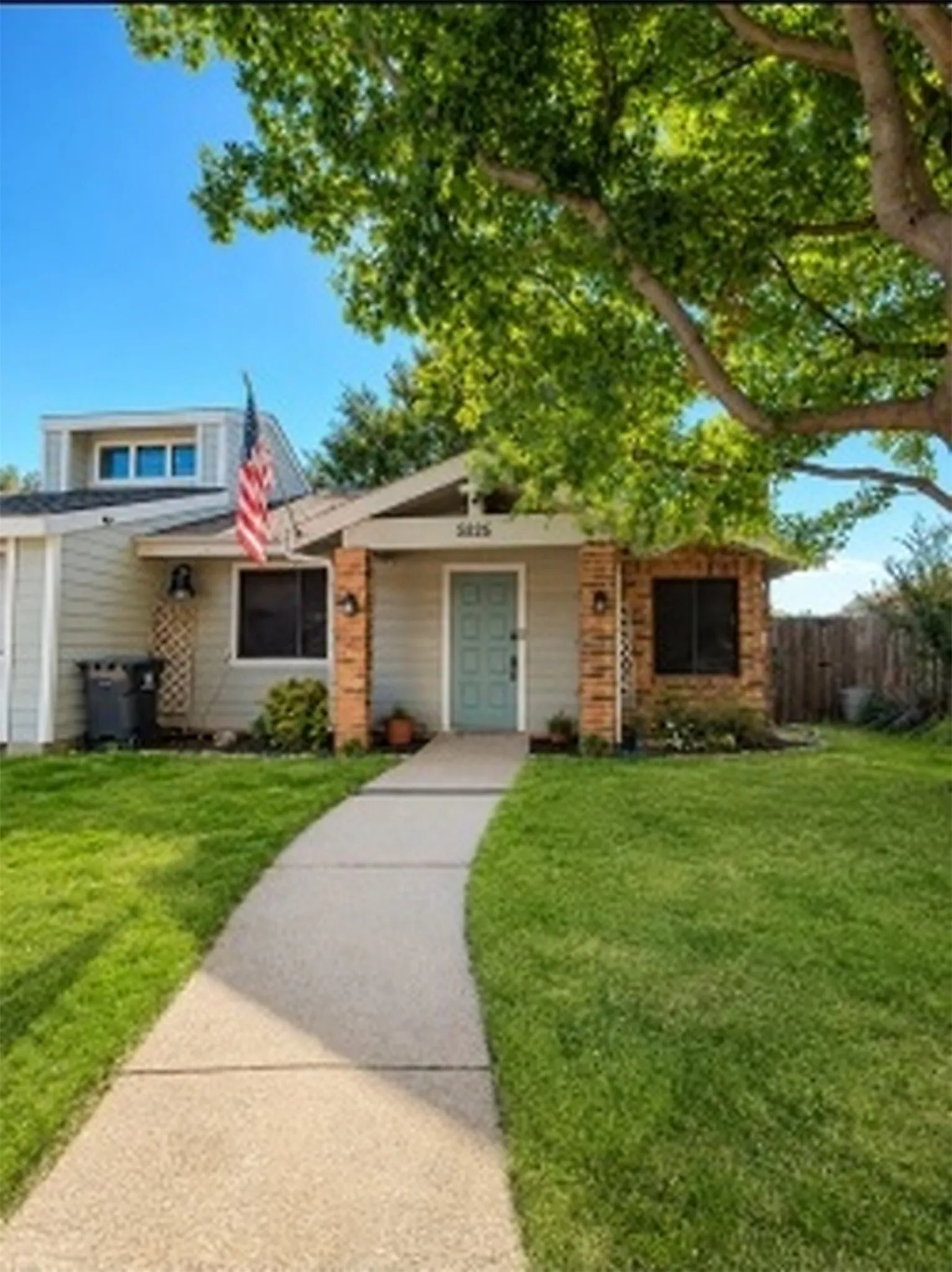 Single Family Residence For Sale in Tarrant County , 5826 Timbercrest Drive, Arlington, Texas 76017, 2 Bedroom, 2 Bathroom, Garage spaces, 1,180 Sqft, built in 1984, mls#21377358, Real Estate Agent in Arlington, Homes For Sale in Tarrant county, Homes For Sale in Arlington, Realtor in Arlington Texas, Real Estate Brokerage Independent Realty Texas, Luminita Cordes Realtor