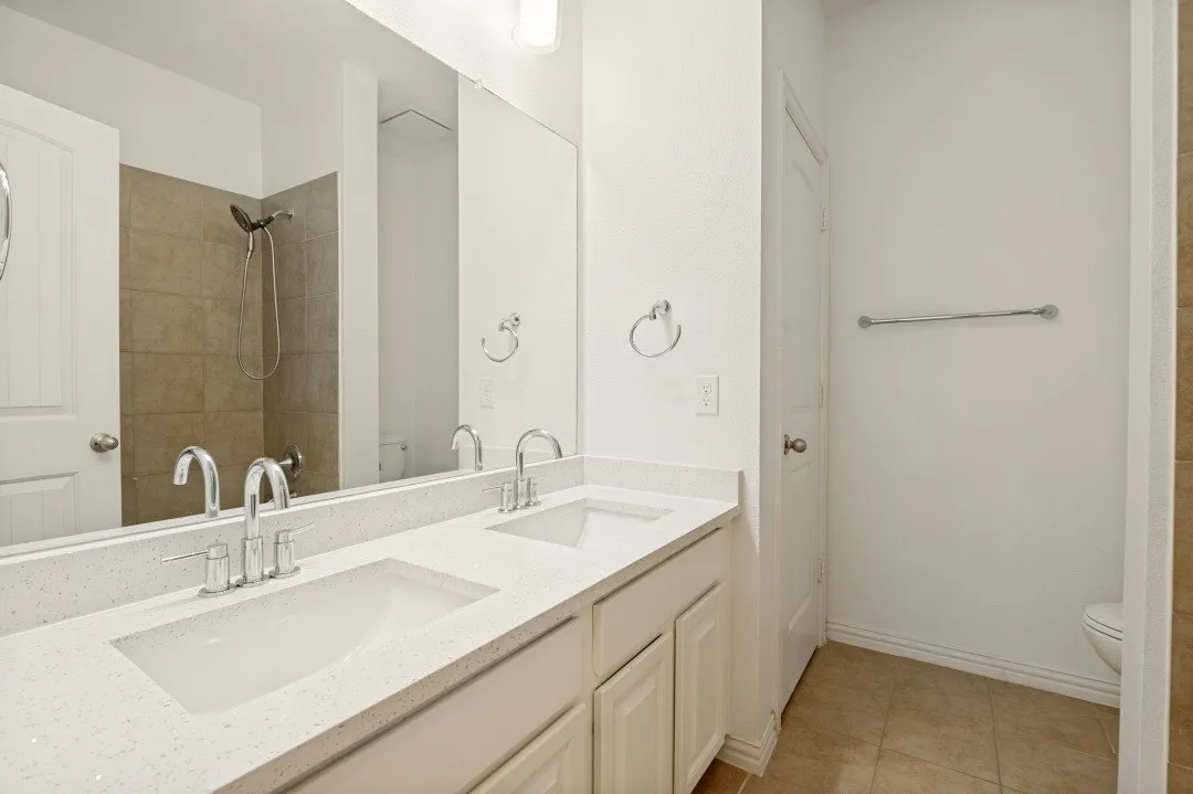 Townhouse For Sale in Denton County , 1613 Black Duck Terrace F, Carrollton, Texas 75010, 3 Bedroom, 3 Bathroom, 2 Garage spaces, 1,947 Sqft, built in 2010, mls#21374464, Real Estate Agent in Carrollton, Homes For Sale in Denton county, Homes For Sale in Carrollton, Realtor in Carrollton Texas, Real Estate Brokerage Independent Realty Texas, Luminita Cordes Realtor