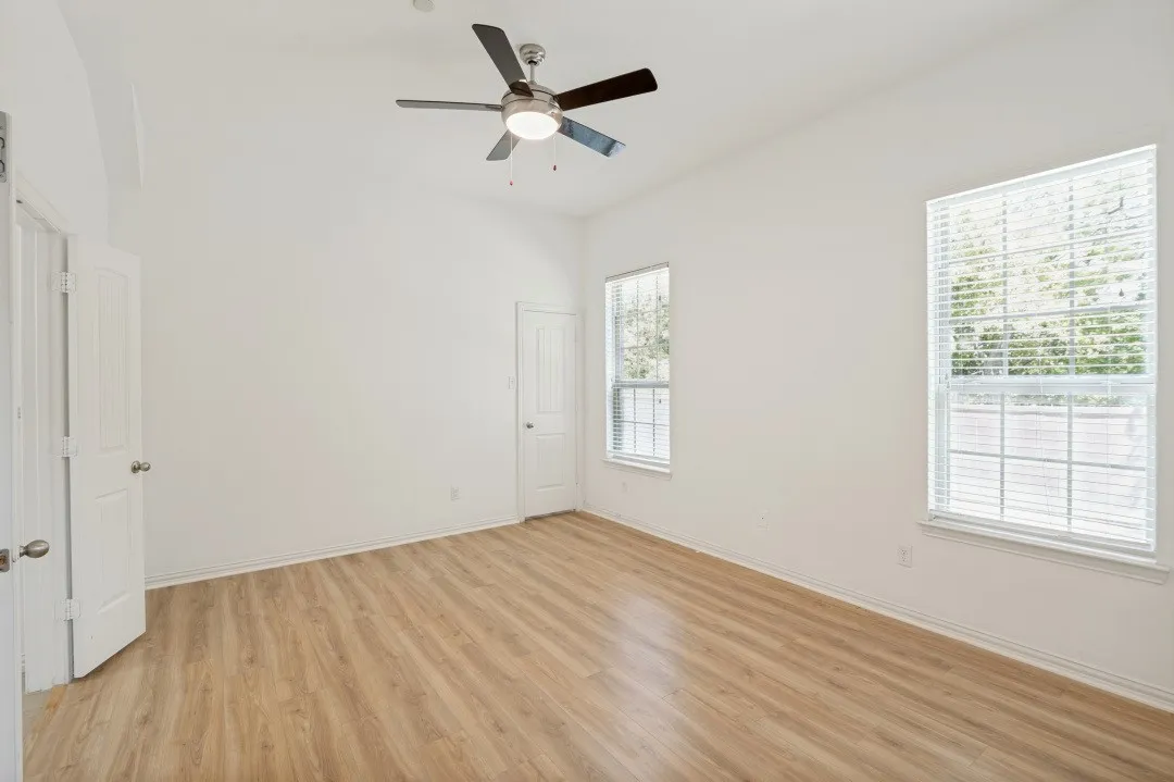 Townhouse For Sale in Denton County , 1613 Black Duck Terrace F, Carrollton, Texas 75010, 3 Bedroom, 3 Bathroom, 2 Garage spaces, 1,947 Sqft, built in 2010, mls#21374464, Real Estate Agent in Carrollton, Homes For Sale in Denton county, Homes For Sale in Carrollton, Realtor in Carrollton Texas, Real Estate Brokerage Independent Realty Texas, Luminita Cordes Realtor