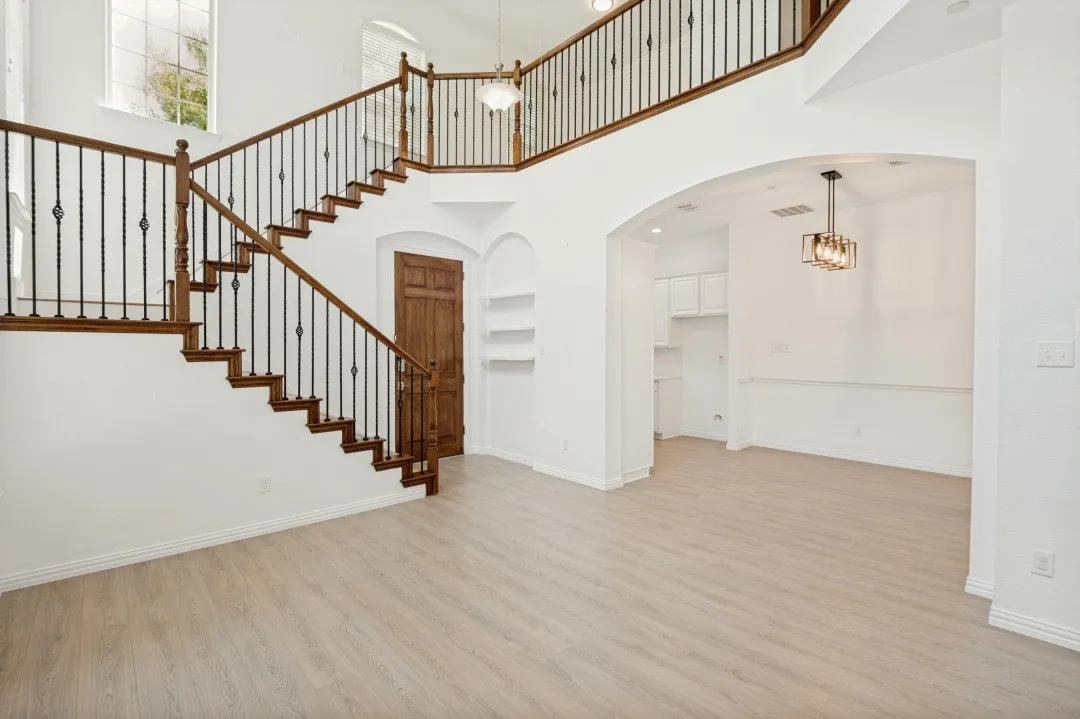 Townhouse For Sale in Denton County , 1613 Black Duck Terrace F, Carrollton, Texas 75010, 3 Bedroom, 3 Bathroom, 2 Garage spaces, 1,947 Sqft, built in 2010, mls#21374464, Real Estate Agent in Carrollton, Homes For Sale in Denton county, Homes For Sale in Carrollton, Realtor in Carrollton Texas, Real Estate Brokerage Independent Realty Texas, Luminita Cordes Realtor