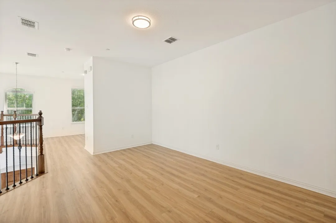Townhouse For Sale in Denton County , 1613 Black Duck Terrace F, Carrollton, Texas 75010, 3 Bedroom, 3 Bathroom, 2 Garage spaces, 1,947 Sqft, built in 2010, mls#21374464, Real Estate Agent in Carrollton, Homes For Sale in Denton county, Homes For Sale in Carrollton, Realtor in Carrollton Texas, Real Estate Brokerage Independent Realty Texas, Luminita Cordes Realtor