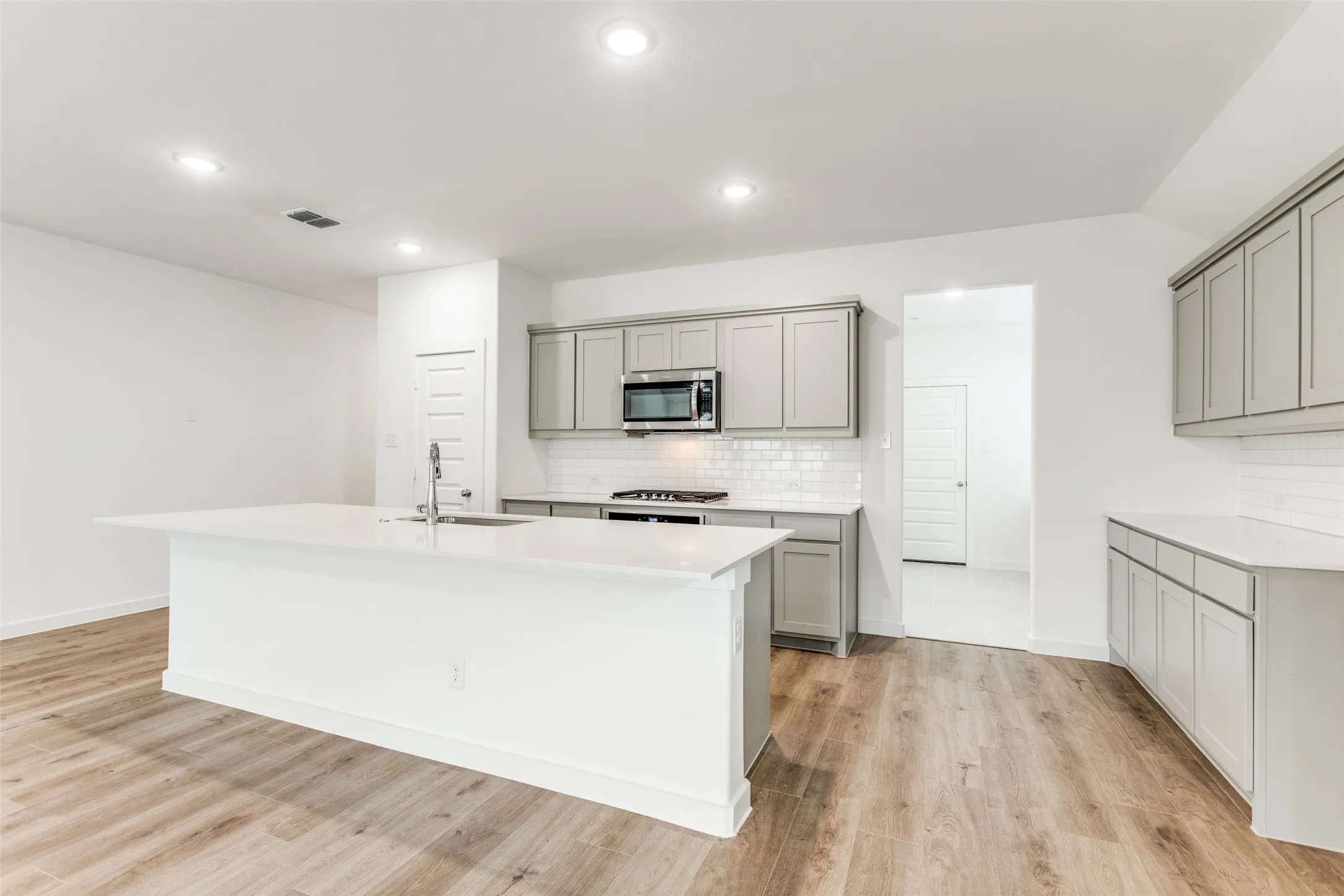 Single Family Residence For Rent in Collin County , 4923 Bellhurst Drive, Princeton, Texas 75071, 3 Bedroom, 2 Bathroom, 2 Garage spaces, 1,992 Sqft, built in 2023, mls#21379410, Real Estate Agent in Princeton, Homes For Rent in Collin county, Homes For Rent in Princeton, Realtor in Princeton Texas, Real Estate Brokerage Independent Realty Texas, Luminita Cordes Realtor