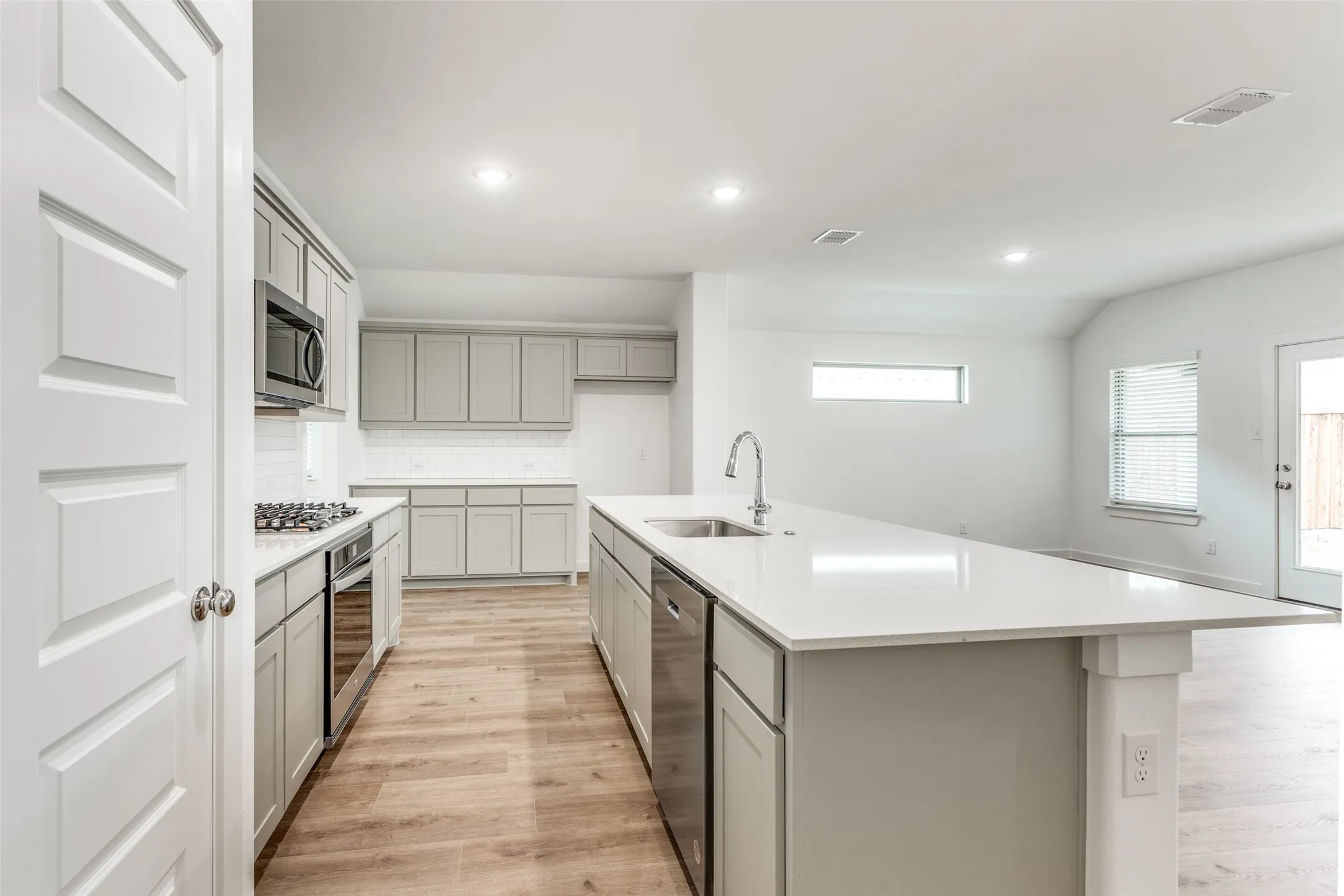 Single Family Residence For Rent in Collin County , 4923 Bellhurst Drive, Princeton, Texas 75071, 3 Bedroom, 2 Bathroom, 2 Garage spaces, 1,992 Sqft, built in 2023, mls#21379410, Real Estate Agent in Princeton, Homes For Rent in Collin county, Homes For Rent in Princeton, Realtor in Princeton Texas, Real Estate Brokerage Independent Realty Texas, Luminita Cordes Realtor