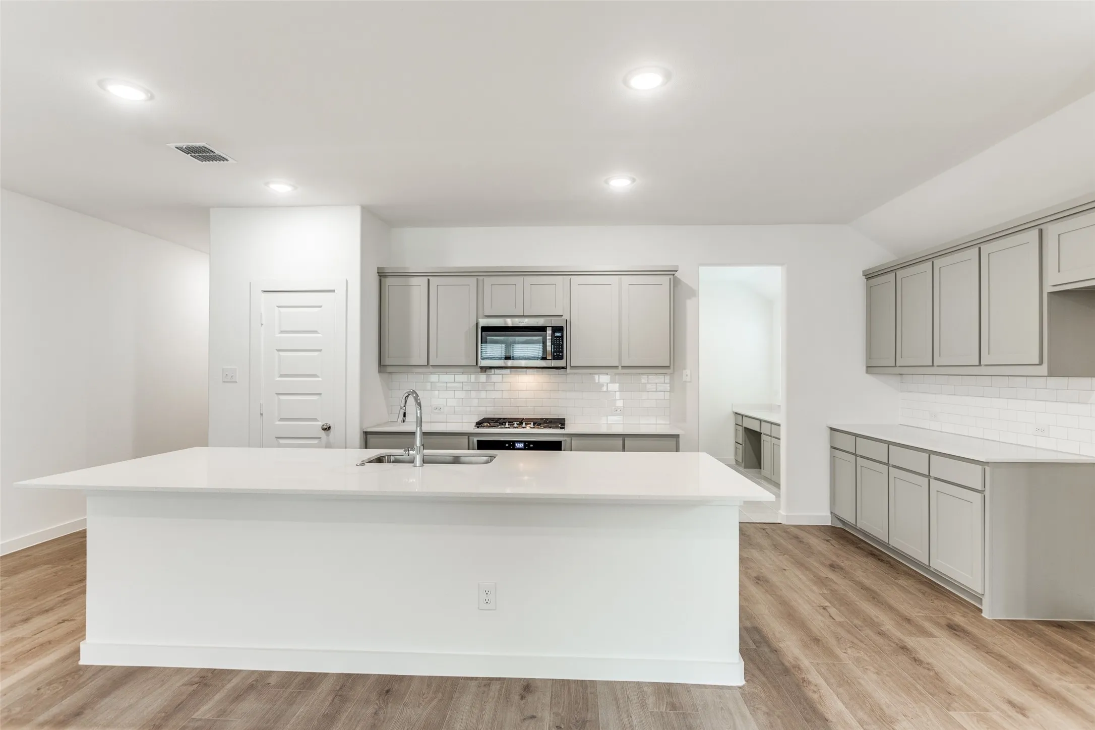 Single Family Residence For Rent in Collin County , 4923 Bellhurst Drive, Princeton, Texas 75071, 3 Bedroom, 2 Bathroom, 2 Garage spaces, 1,992 Sqft, built in 2023, mls#21379410, Real Estate Agent in Princeton, Homes For Rent in Collin county, Homes For Rent in Princeton, Realtor in Princeton Texas, Real Estate Brokerage Independent Realty Texas, Luminita Cordes Realtor