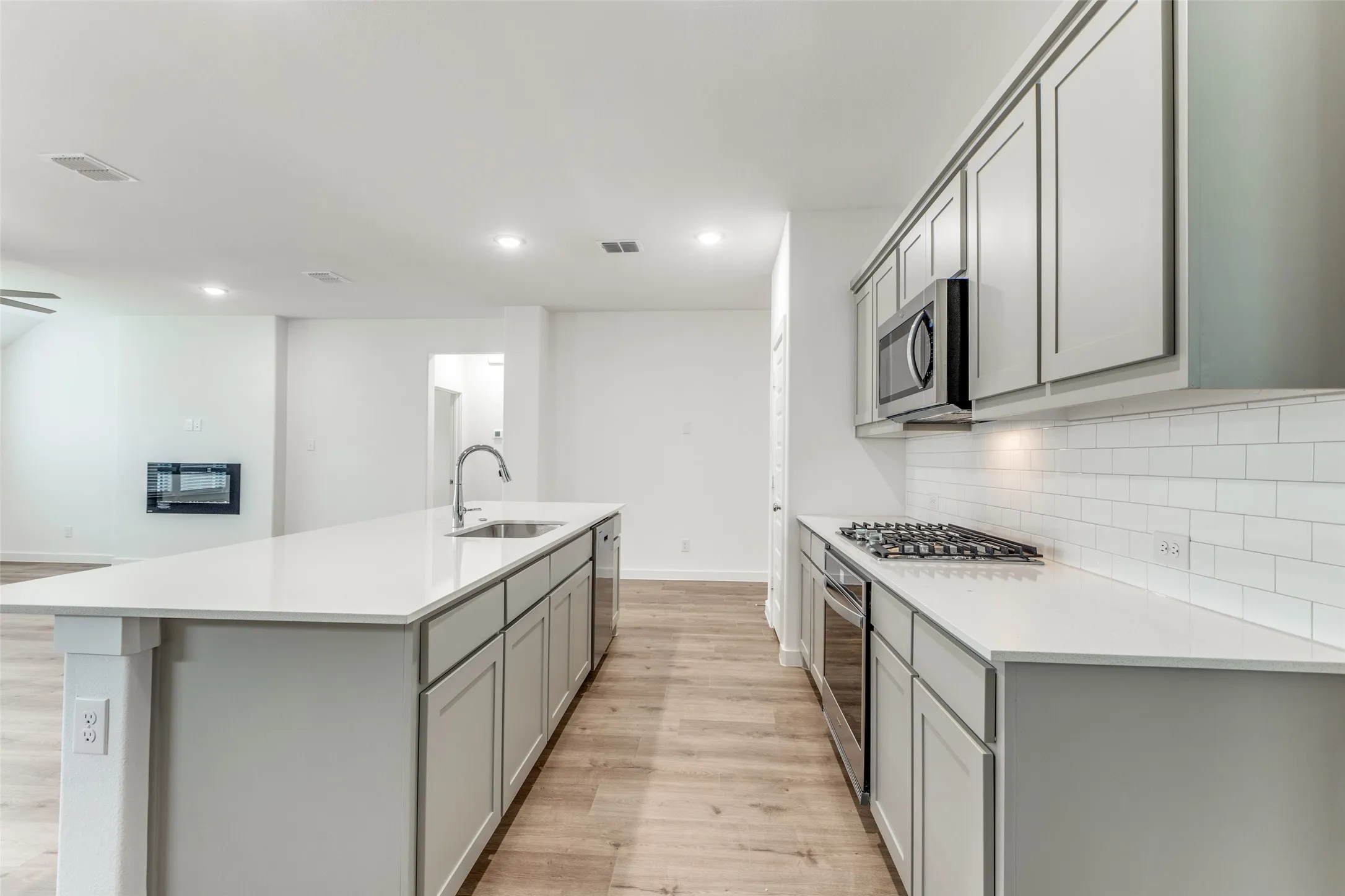 Single Family Residence For Rent in Collin County , 4923 Bellhurst Drive, Princeton, Texas 75071, 3 Bedroom, 2 Bathroom, 2 Garage spaces, 1,992 Sqft, built in 2023, mls#21379410, Real Estate Agent in Princeton, Homes For Rent in Collin county, Homes For Rent in Princeton, Realtor in Princeton Texas, Real Estate Brokerage Independent Realty Texas, Luminita Cordes Realtor