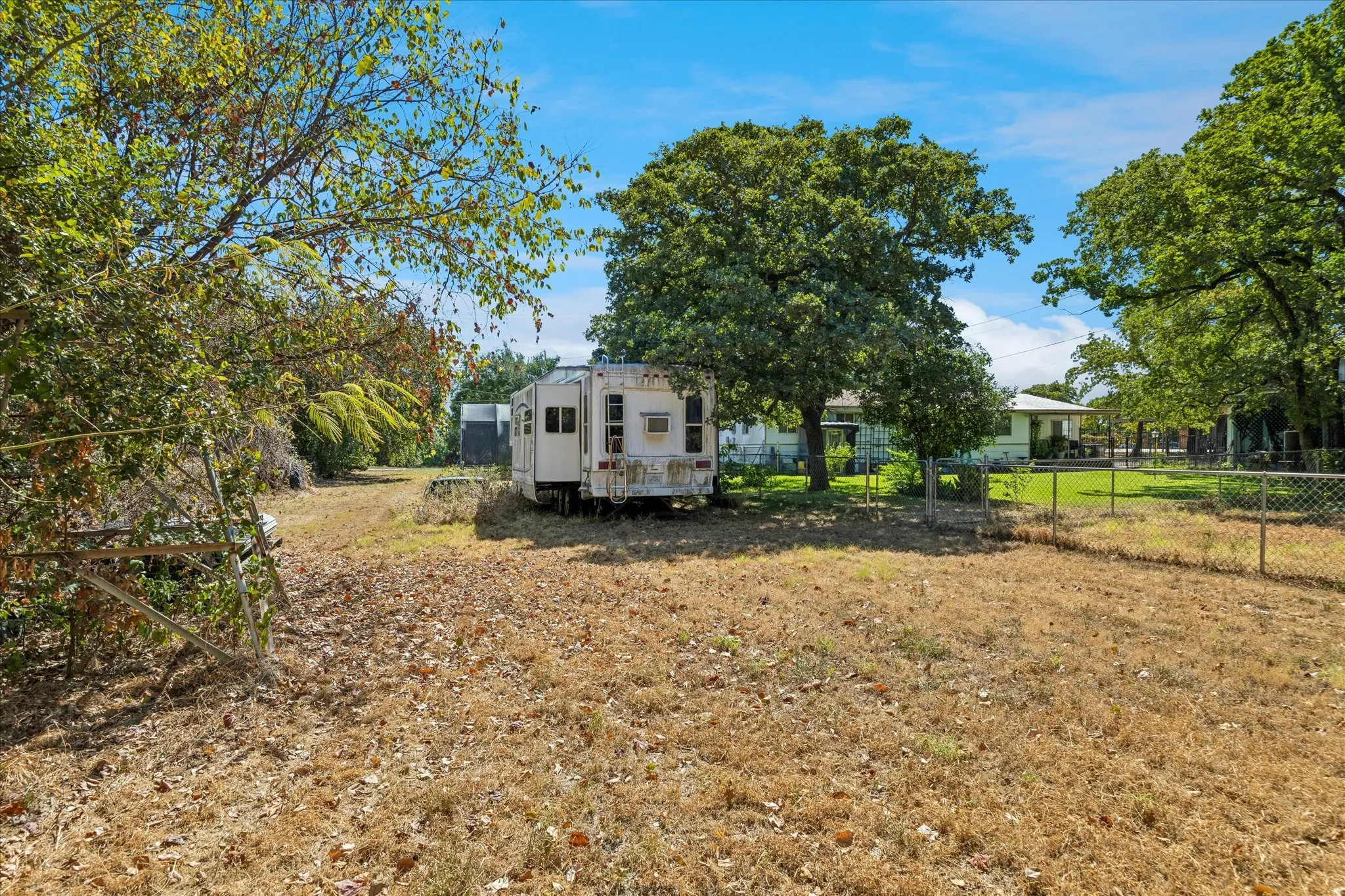 Mobile home at back right side of property does not convey