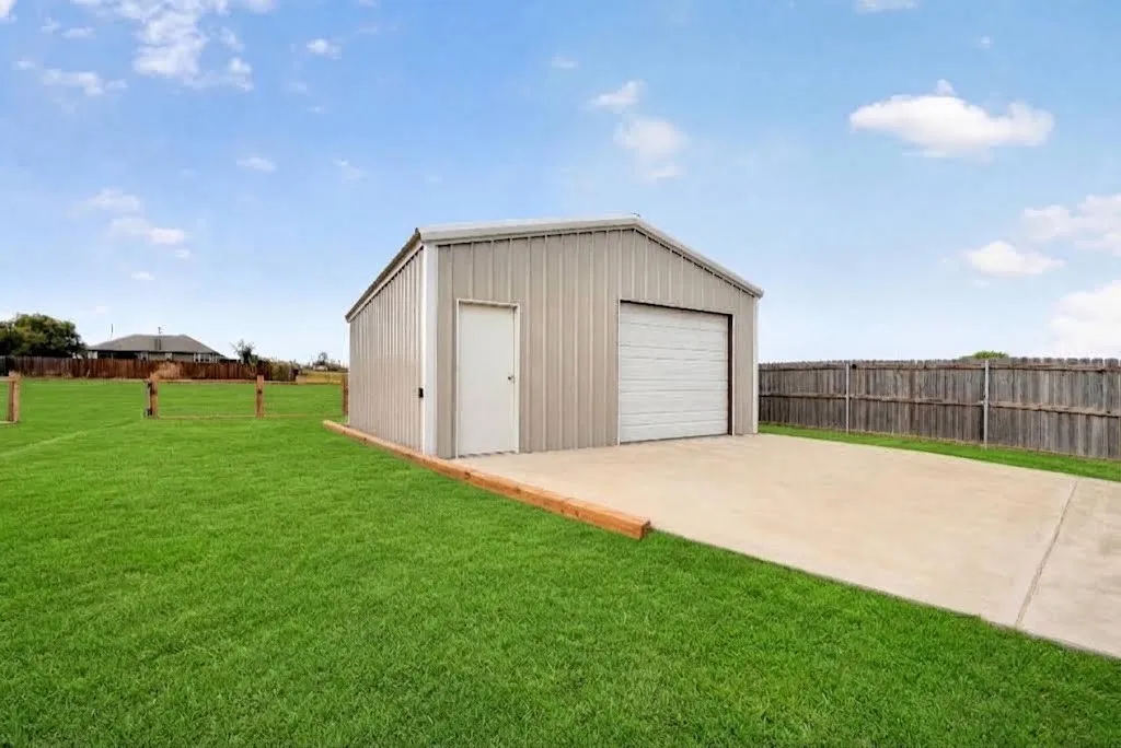 Single Family Residence For Sale in Wise County , 113 Ridgetop Trail, Rhome, Texas 76078, 4 Bedroom, 2 Bathroom, 2 Garage spaces, 2,417 Sqft, built in 2020, mls#21381924, Real Estate Agent in Rhome, Homes For Sale in Wise county, Homes For Sale in Rhome, Realtor in Rhome Texas, Real Estate Brokerage Independent Realty Texas, Luminita Cordes Realtor