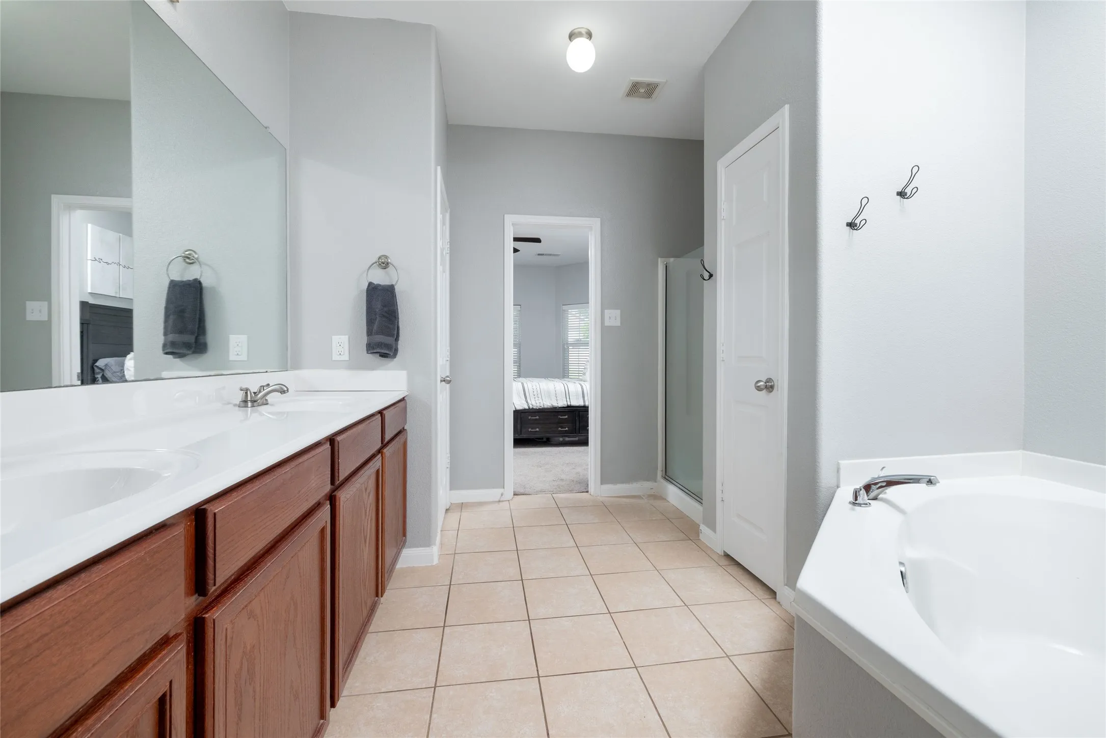 Single Family Residence For Sale in Wise County , 113 Dodge City Court, Newark, Texas 76071, 4 Bedroom, 3 Bathroom, 2 Garage spaces, 2,134 Sqft, built in 2011, mls#21381600, Real Estate Agent in Newark, Homes For Sale in Wise county, Homes For Sale in Newark, Realtor in Newark Texas, Real Estate Brokerage Independent Realty Texas, Luminita Cordes Realtor