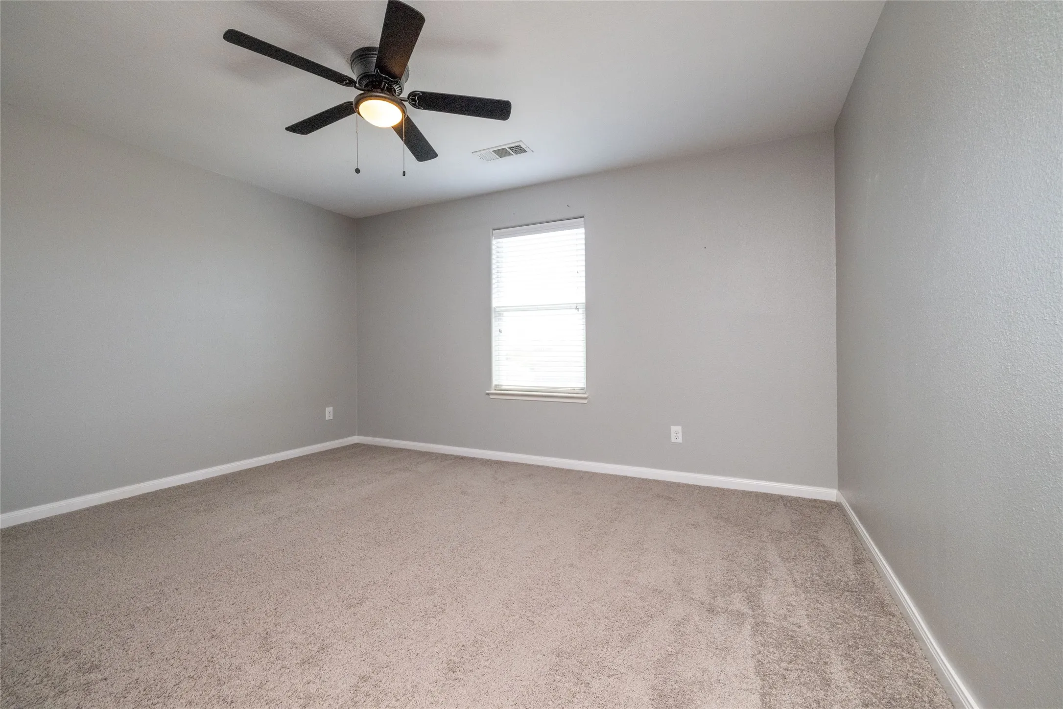 Single Family Residence For Sale in Wise County , 113 Dodge City Court, Newark, Texas 76071, 4 Bedroom, 3 Bathroom, 2 Garage spaces, 2,134 Sqft, built in 2011, mls#21381600, Real Estate Agent in Newark, Homes For Sale in Wise county, Homes For Sale in Newark, Realtor in Newark Texas, Real Estate Brokerage Independent Realty Texas, Luminita Cordes Realtor