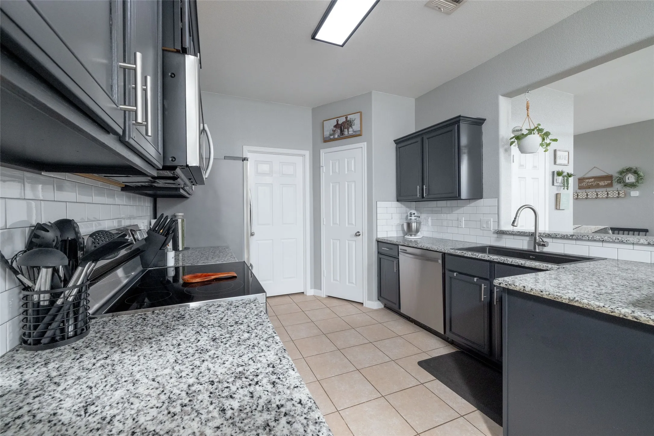 Single Family Residence For Sale in Wise County , 113 Dodge City Court, Newark, Texas 76071, 4 Bedroom, 3 Bathroom, 2 Garage spaces, 2,134 Sqft, built in 2011, mls#21381600, Real Estate Agent in Newark, Homes For Sale in Wise county, Homes For Sale in Newark, Realtor in Newark Texas, Real Estate Brokerage Independent Realty Texas, Luminita Cordes Realtor