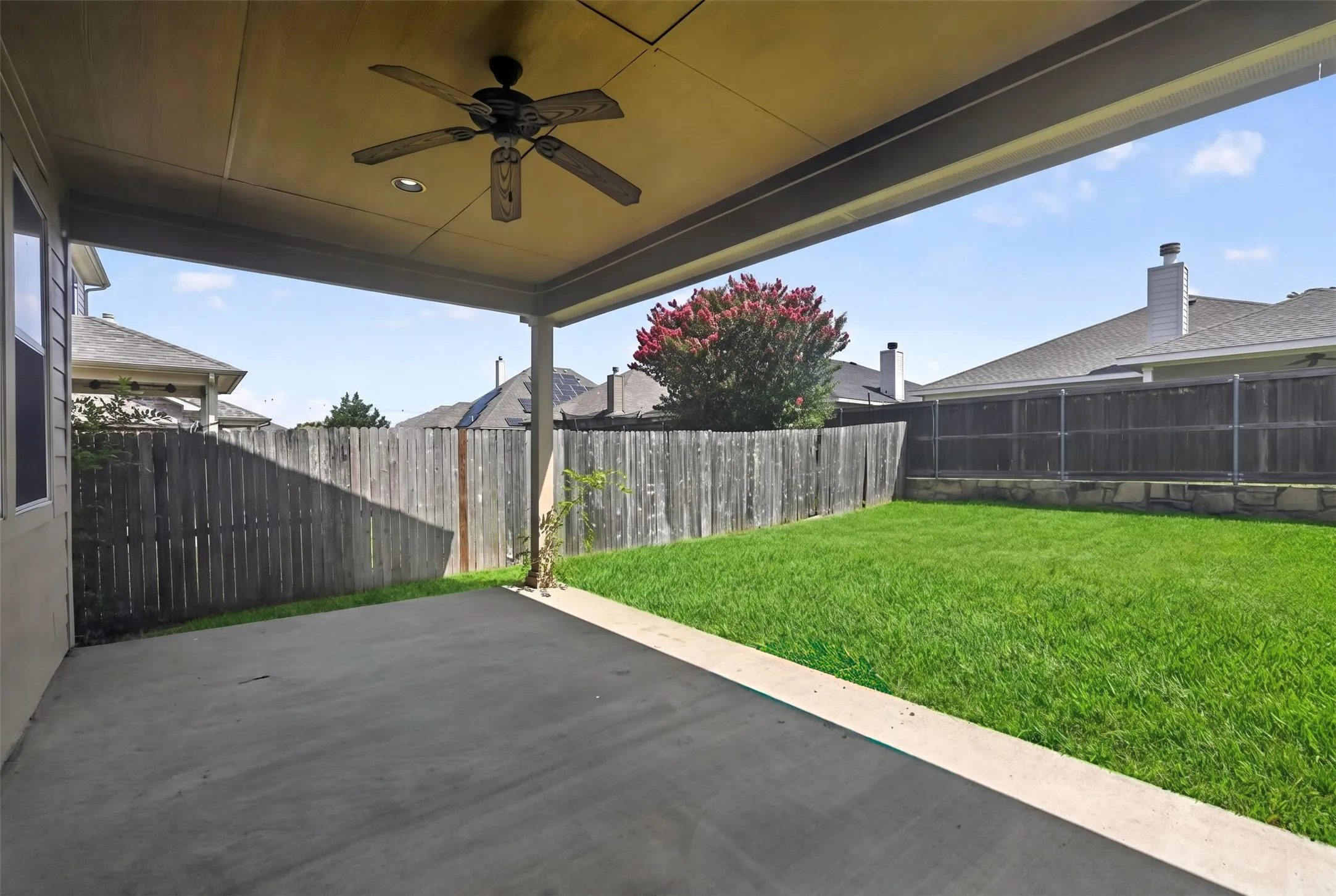 Single Family Residence For Rent in Kaufman County , 1009 Youkum Court, Forney, Texas 75126, 5 Bedroom, 3 Bathroom, 2 Garage spaces, 3,608 Sqft, built in 2006, mls#21381835, Real Estate Agent in Forney, Homes For Rent in Kaufman county, Homes For Rent in Forney, Realtor in Forney Texas, Real Estate Brokerage Independent Realty Texas, Luminita Cordes Realtor