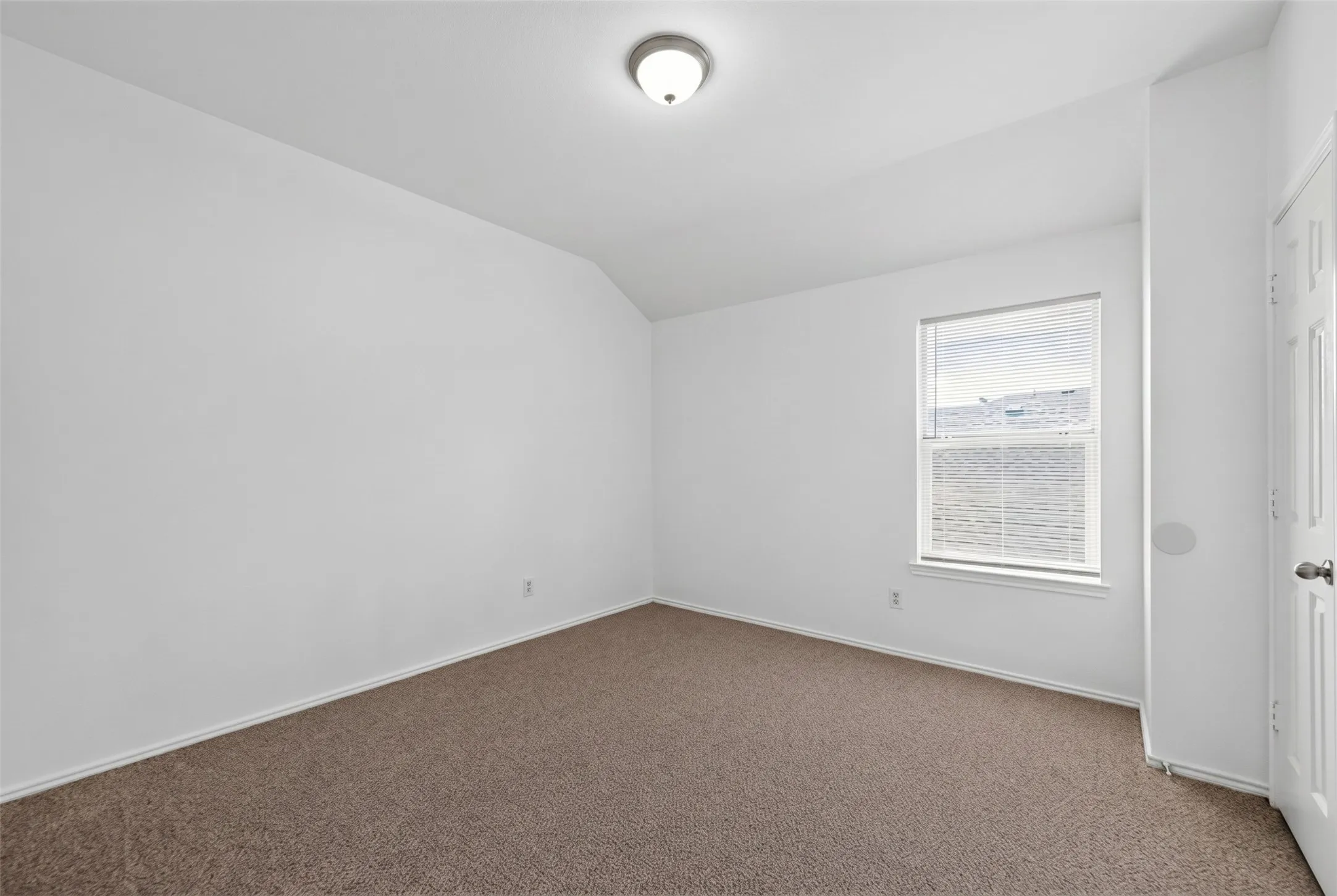 Single Family Residence For Rent in Kaufman County , 1009 Youkum Court, Forney, Texas 75126, 5 Bedroom, 3 Bathroom, 2 Garage spaces, 3,608 Sqft, built in 2006, mls#21381835, Real Estate Agent in Forney, Homes For Rent in Kaufman county, Homes For Rent in Forney, Realtor in Forney Texas, Real Estate Brokerage Independent Realty Texas, Luminita Cordes Realtor