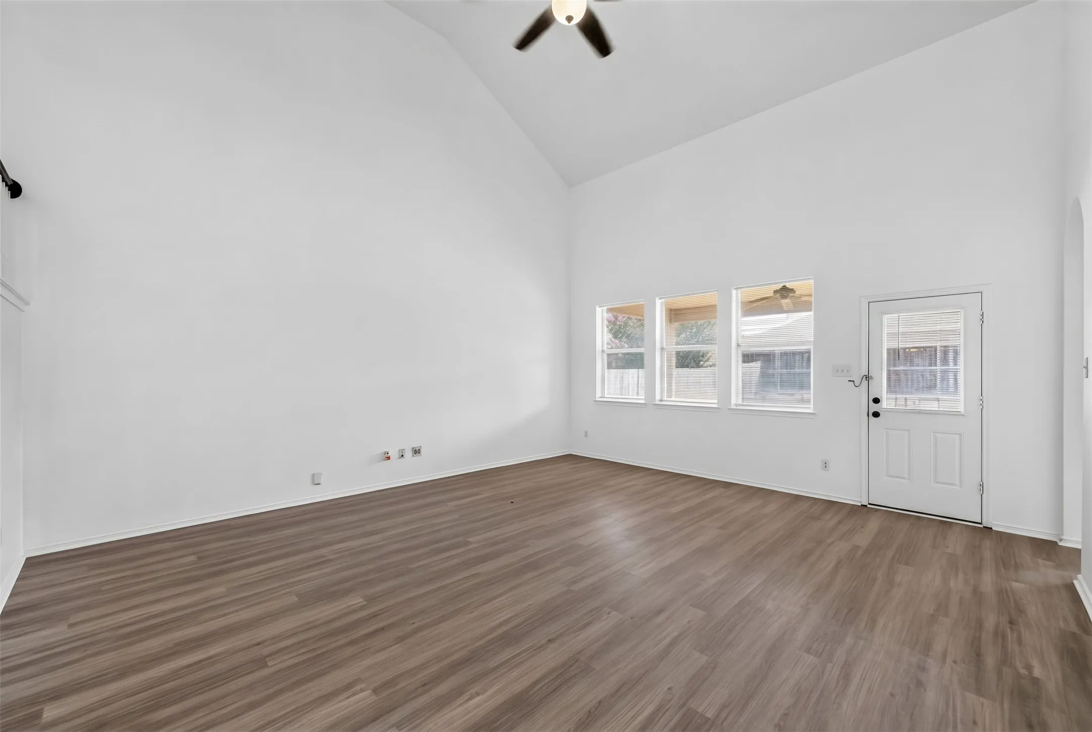 Single Family Residence For Rent in Kaufman County , 1009 Youkum Court, Forney, Texas 75126, 5 Bedroom, 3 Bathroom, 2 Garage spaces, 3,608 Sqft, built in 2006, mls#21381835, Real Estate Agent in Forney, Homes For Rent in Kaufman county, Homes For Rent in Forney, Realtor in Forney Texas, Real Estate Brokerage Independent Realty Texas, Luminita Cordes Realtor