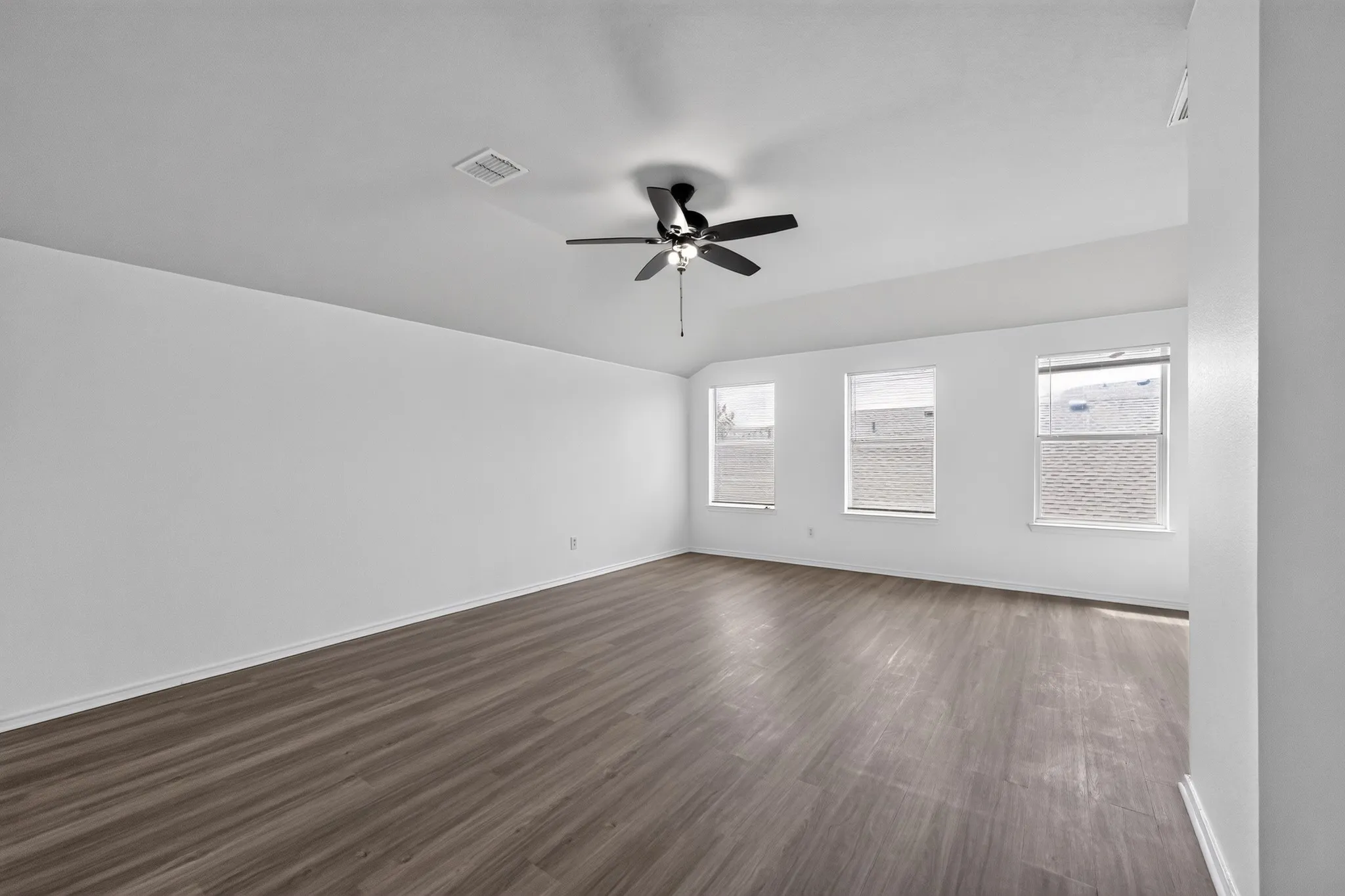 Single Family Residence For Rent in Kaufman County , 1009 Youkum Court, Forney, Texas 75126, 5 Bedroom, 3 Bathroom, 2 Garage spaces, 3,608 Sqft, built in 2006, mls#21381835, Real Estate Agent in Forney, Homes For Rent in Kaufman county, Homes For Rent in Forney, Realtor in Forney Texas, Real Estate Brokerage Independent Realty Texas, Luminita Cordes Realtor