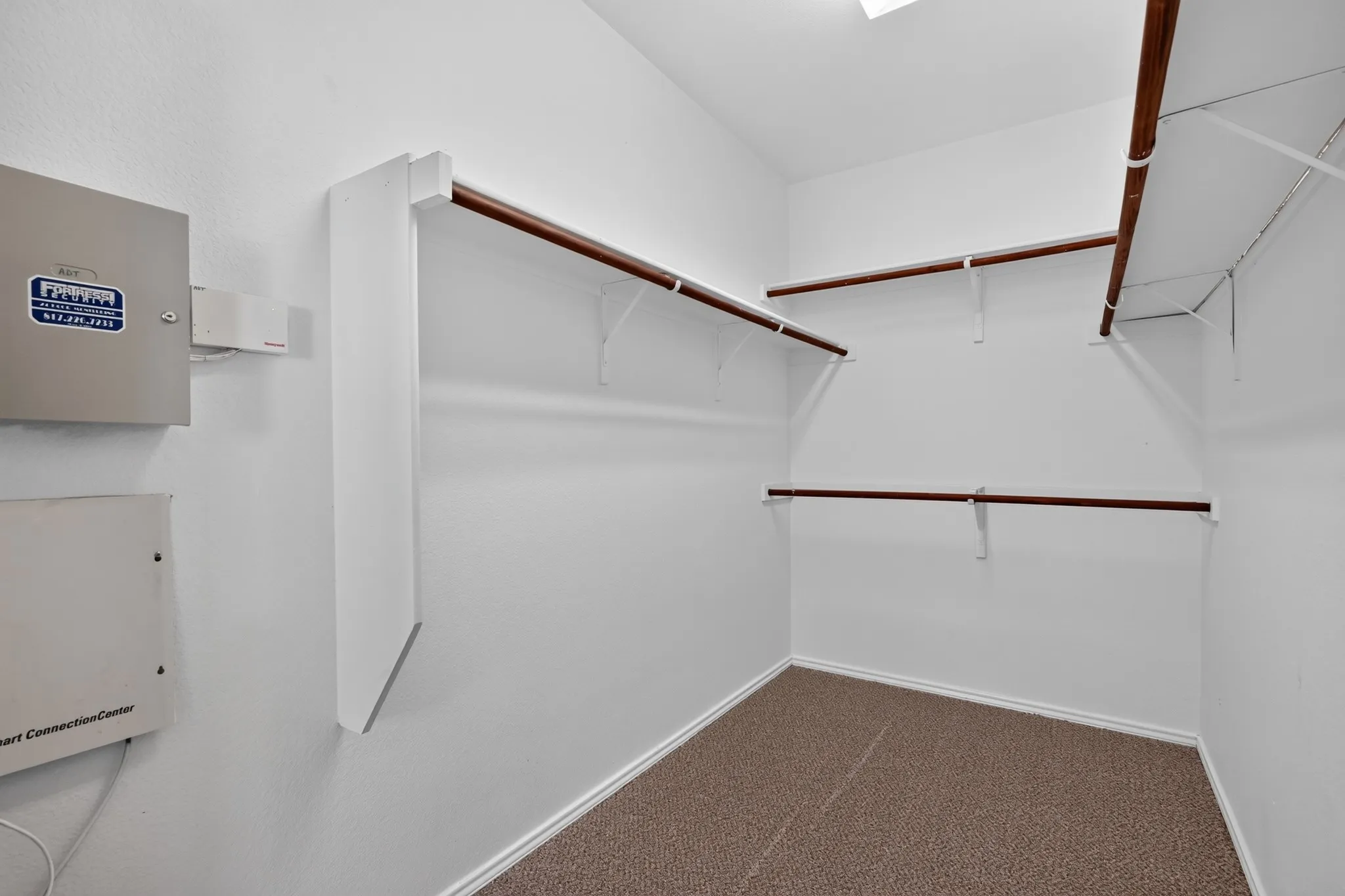 Single Family Residence For Rent in Kaufman County , 1009 Youkum Court, Forney, Texas 75126, 5 Bedroom, 3 Bathroom, 2 Garage spaces, 3,608 Sqft, built in 2006, mls#21381835, Real Estate Agent in Forney, Homes For Rent in Kaufman county, Homes For Rent in Forney, Realtor in Forney Texas, Real Estate Brokerage Independent Realty Texas, Luminita Cordes Realtor