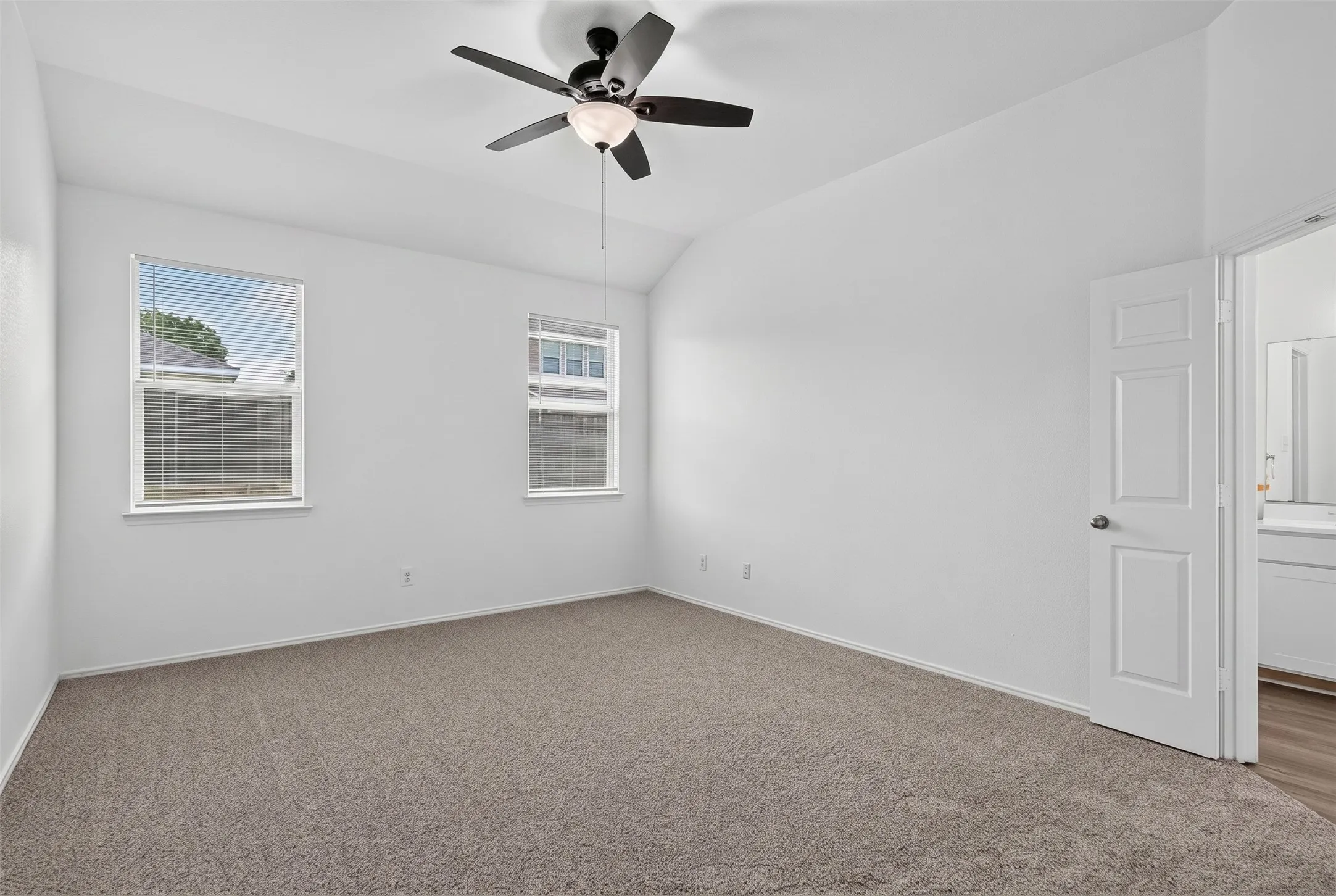 Single Family Residence For Rent in Kaufman County , 1009 Youkum Court, Forney, Texas 75126, 5 Bedroom, 3 Bathroom, 2 Garage spaces, 3,608 Sqft, built in 2006, mls#21381835, Real Estate Agent in Forney, Homes For Rent in Kaufman county, Homes For Rent in Forney, Realtor in Forney Texas, Real Estate Brokerage Independent Realty Texas, Luminita Cordes Realtor