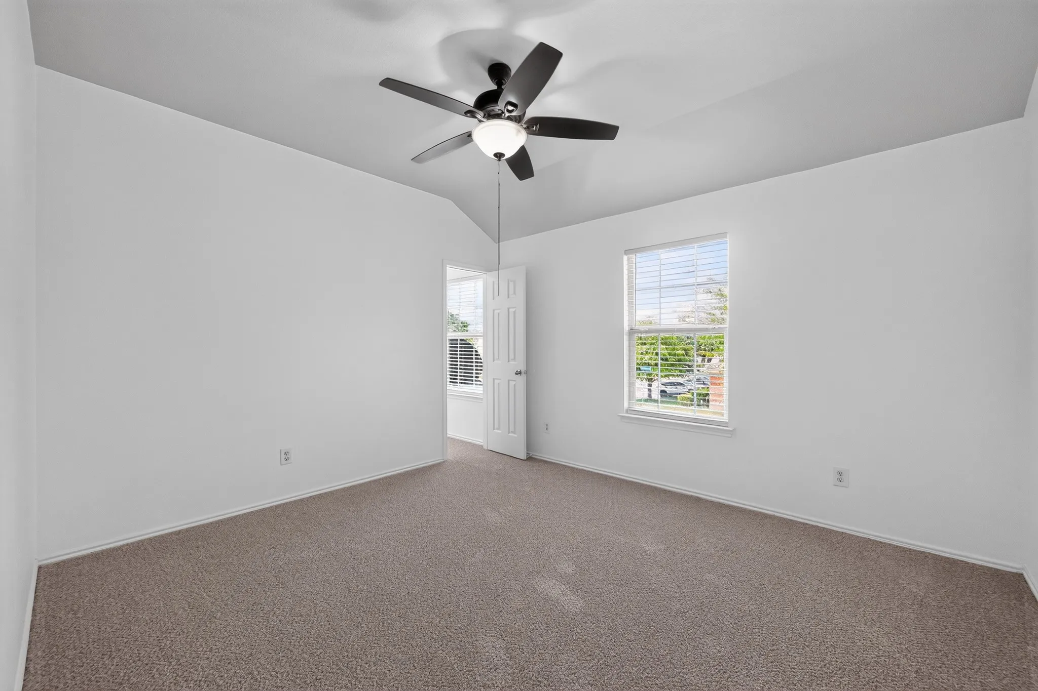 Single Family Residence For Rent in Kaufman County , 1009 Youkum Court, Forney, Texas 75126, 5 Bedroom, 3 Bathroom, 2 Garage spaces, 3,608 Sqft, built in 2006, mls#21381835, Real Estate Agent in Forney, Homes For Rent in Kaufman county, Homes For Rent in Forney, Realtor in Forney Texas, Real Estate Brokerage Independent Realty Texas, Luminita Cordes Realtor