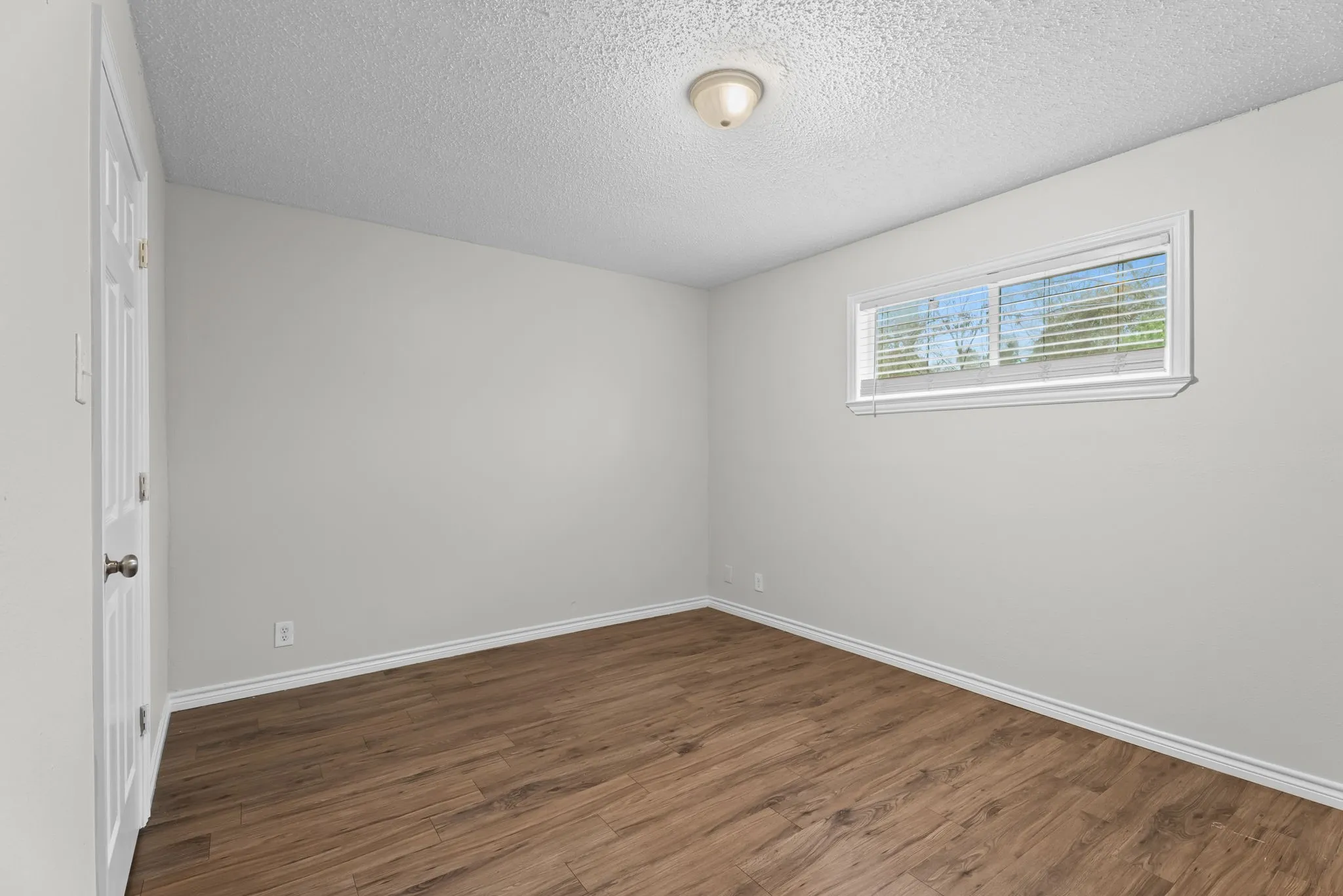 Apartment For Rent in Gregg County , 429 Johnson Street 9, Longview, Texas 75602, 1 Bedroom, 1 Bathroom, Garage spaces, 611 Sqft, built in 1974, mls#21381932, Real Estate Agent in Longview, Homes For Rent in Gregg county, Homes For Rent in Longview, Realtor in Longview Texas, Real Estate Brokerage Independent Realty Texas, Luminita Cordes Realtor