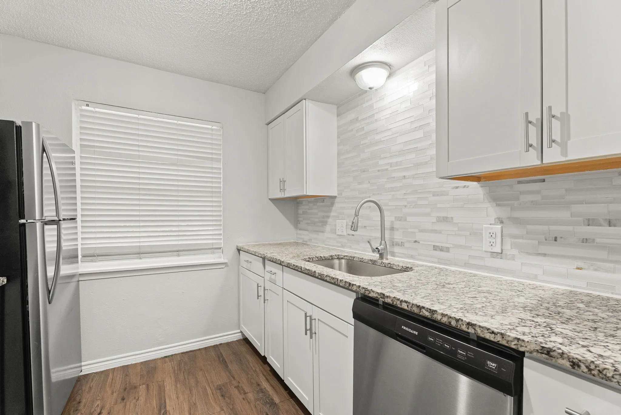 Apartment For Rent in Gregg County , 429 Johnson Street 9, Longview, Texas 75602, 1 Bedroom, 1 Bathroom, Garage spaces, 611 Sqft, built in 1974, mls#21381932, Real Estate Agent in Longview, Homes For Rent in Gregg county, Homes For Rent in Longview, Realtor in Longview Texas, Real Estate Brokerage Independent Realty Texas, Luminita Cordes Realtor