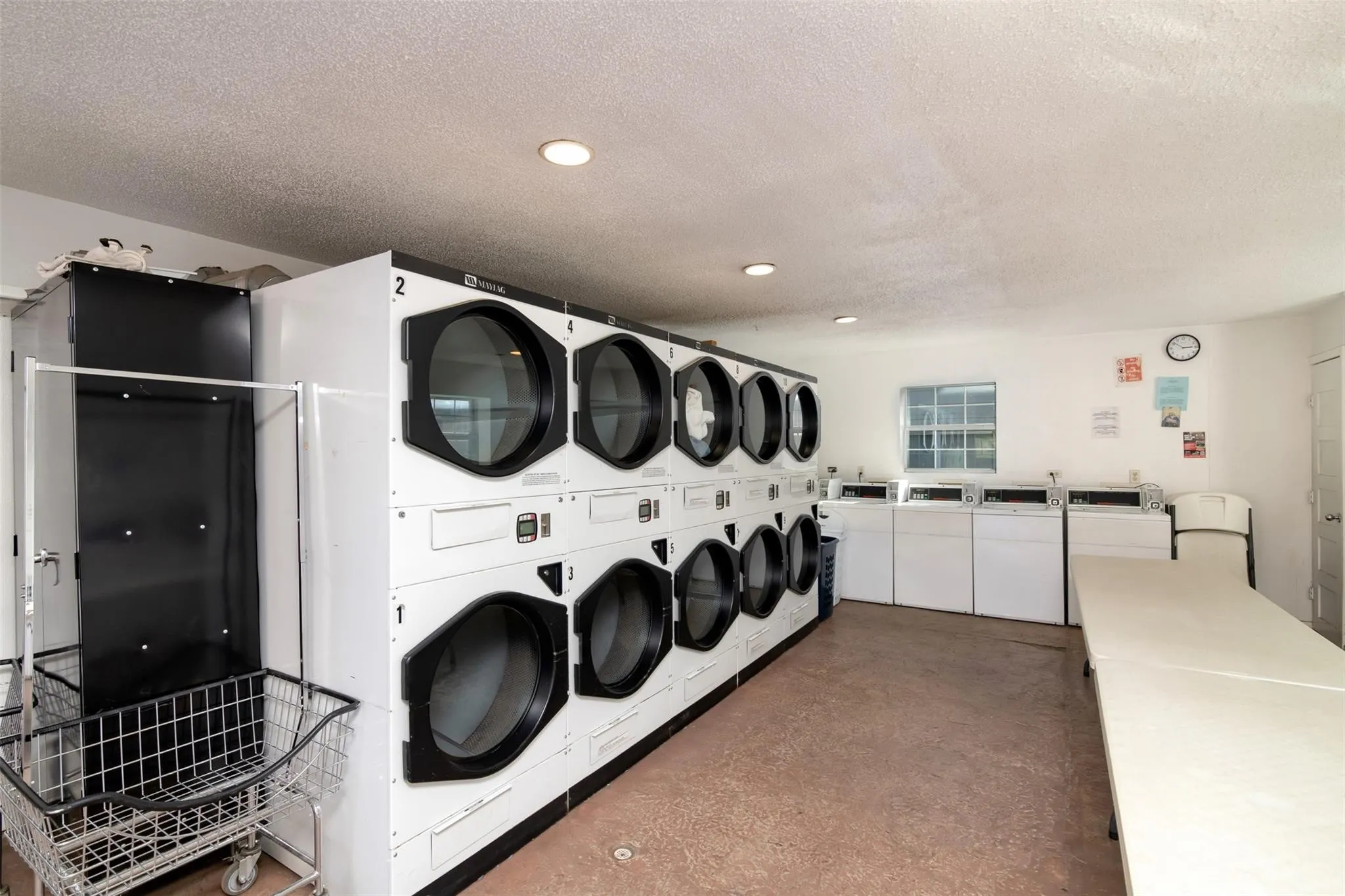 Apartment For Rent in Tarrant County , 7054 Glenview Drive 71, North Richland Hills, Texas 76180, 1 Bedroom, 1 Bathroom, Garage spaces, 714 Sqft, built in 1969, mls#21381935, Real Estate Agent in North Richland Hills, Homes For Rent in Tarrant county, Homes For Rent in North Richland Hills, Realtor in North Richland Hills Texas, Real Estate Brokerage Independent Realty Texas, Luminita Cordes Realtor
