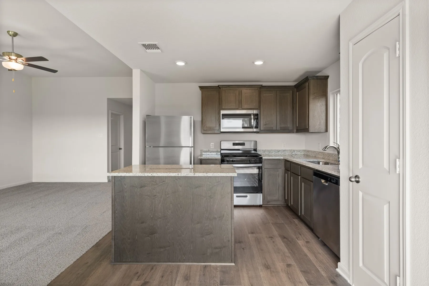 Single Family Residence For Rent in Johnson County , 13413 Gitty Up Circle, Cresson, Texas 76035, 3 Bedroom, 2 Bathroom, 2 Garage spaces, 1,379 Sqft, built in 2025, mls#21381938, Real Estate Agent in Cresson, Homes For Rent in Johnson county, Homes For Rent in Cresson, Realtor in Cresson Texas, Real Estate Brokerage Independent Realty Texas, Luminita Cordes Realtor