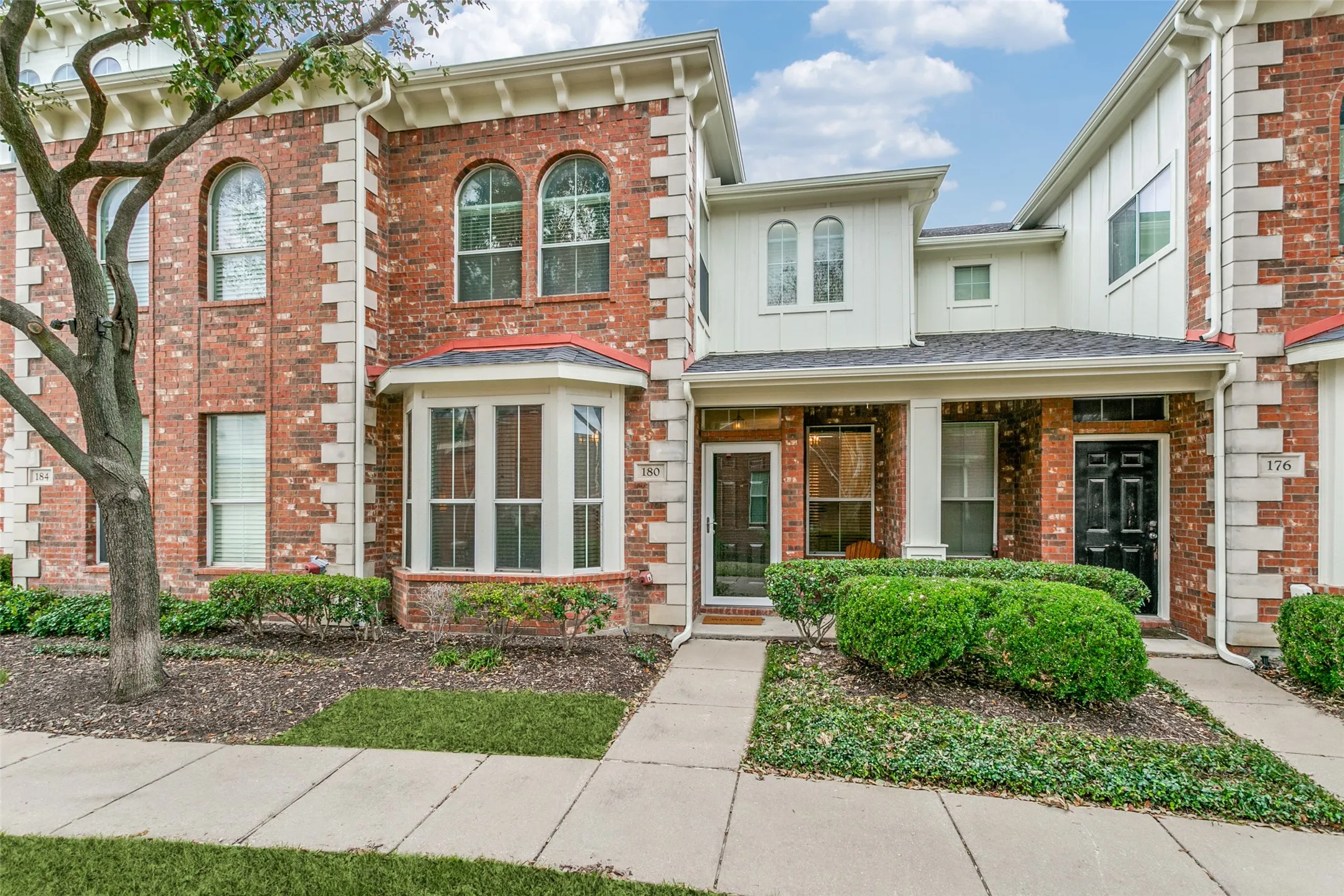 Townhouse For Sale in Denton County , 180 Leonard Street, Lewisville, Texas 75057, 3 Bedroom, 3 Bathroom, 2 Garage spaces, 1,505 Sqft, built in 2006, mls#21375939, Real Estate Agent in Lewisville, Homes For Sale in Denton county, Homes For Sale in Lewisville, Realtor in Lewisville Texas, Real Estate Brokerage Independent Realty Texas, Luminita Cordes Realtor