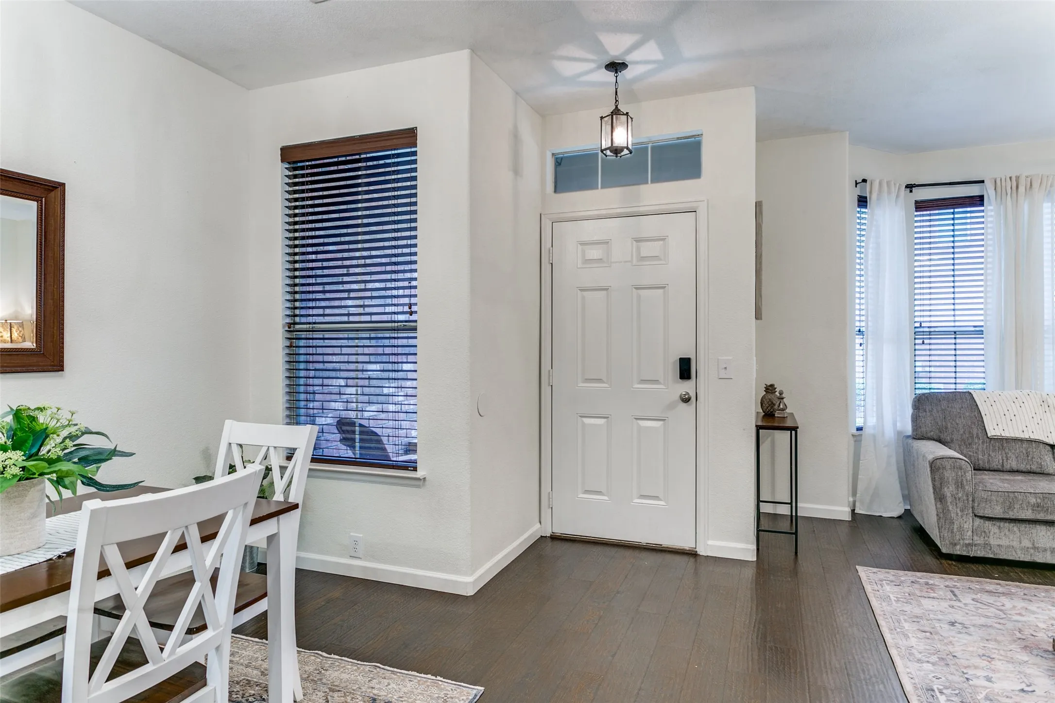 Townhouse For Sale in Denton County , 180 Leonard Street, Lewisville, Texas 75057, 3 Bedroom, 3 Bathroom, 2 Garage spaces, 1,505 Sqft, built in 2006, mls#21375939, Real Estate Agent in Lewisville, Homes For Sale in Denton county, Homes For Sale in Lewisville, Realtor in Lewisville Texas, Real Estate Brokerage Independent Realty Texas, Luminita Cordes Realtor
