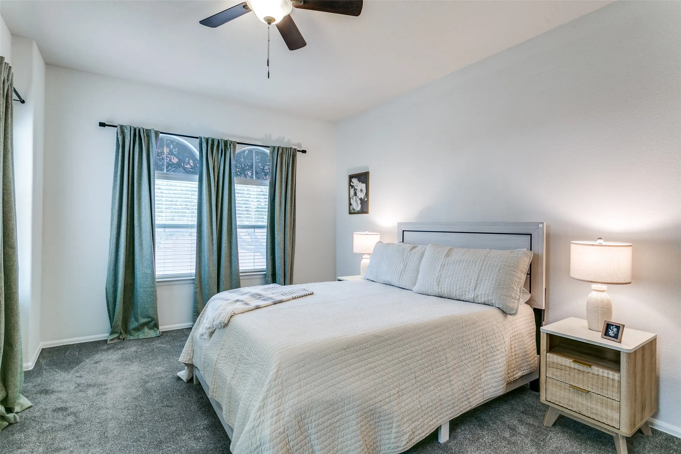 Townhouse For Sale in Denton County , 180 Leonard Street, Lewisville, Texas 75057, 3 Bedroom, 3 Bathroom, 2 Garage spaces, 1,505 Sqft, built in 2006, mls#21375939, Real Estate Agent in Lewisville, Homes For Sale in Denton county, Homes For Sale in Lewisville, Realtor in Lewisville Texas, Real Estate Brokerage Independent Realty Texas, Luminita Cordes Realtor