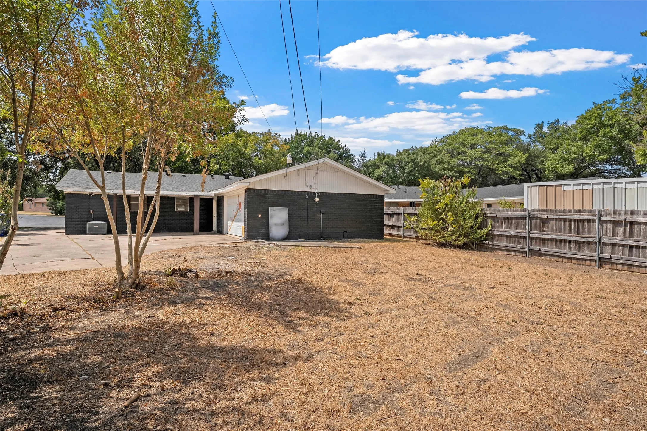 Single Family Residence For Sale in Mc Lennan County , 5831 Caldwell Street, Waco, Texas 76710, 3 Bedroom, 2 Bathroom, 2 Garage spaces, 1,519 Sqft, built in 1964, mls#21380883, Real Estate Agent in Waco, Homes For Sale in Mc Lennan county, Homes For Sale in Waco, Realtor in Waco Texas, Real Estate Brokerage Independent Realty Texas, Luminita Cordes Realtor