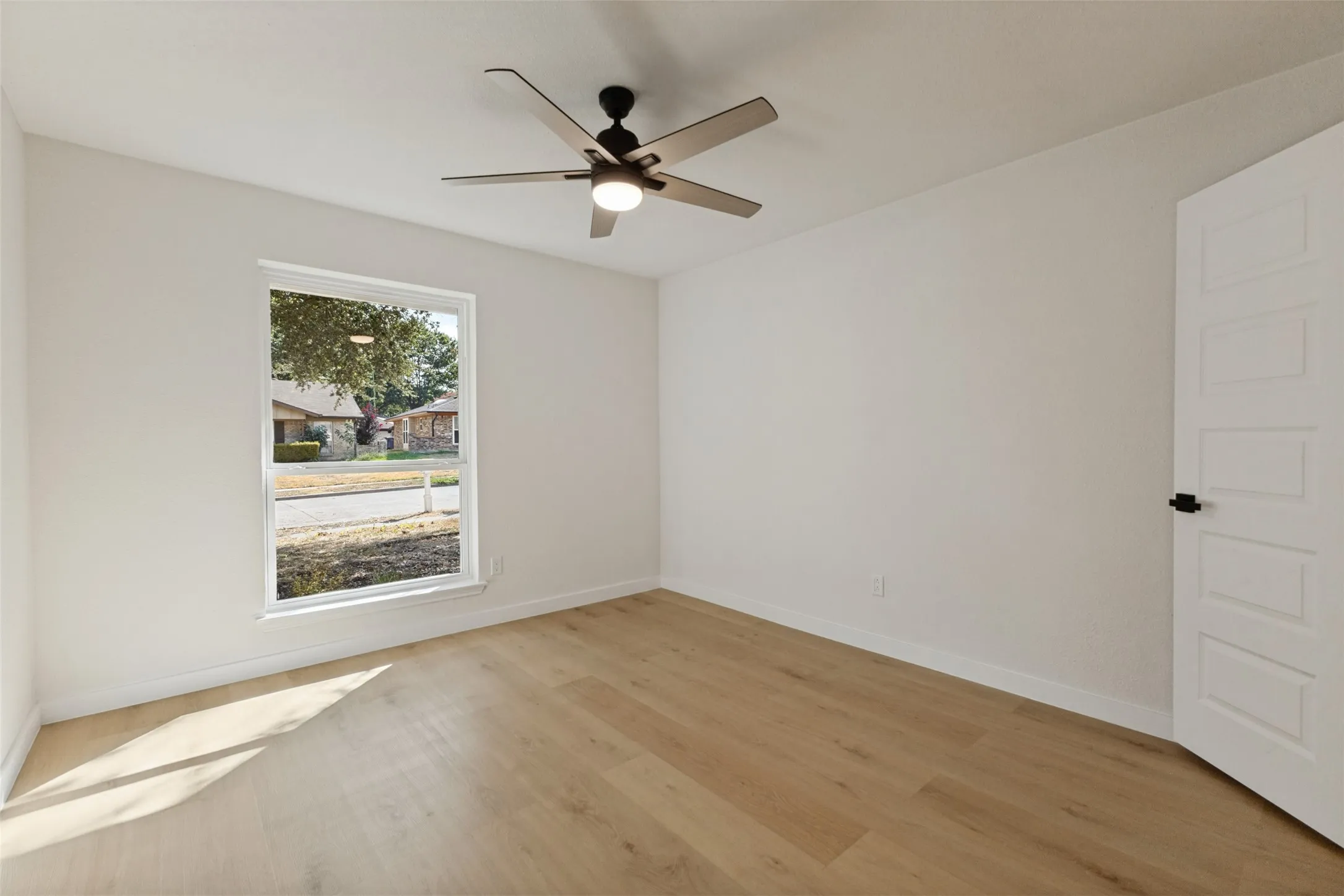 Single Family Residence For Sale in Dallas County , 4925 Willowhaven Circle, Garland, Texas 75043, 4 Bedroom, 2 Bathroom, 2 Garage spaces, 1,890 Sqft, built in 1980, mls#21380776, Real Estate Agent in Garland, Homes For Sale in Dallas county, Homes For Sale in Garland, Realtor in Garland Texas, Real Estate Brokerage Independent Realty Texas, Luminita Cordes Realtor