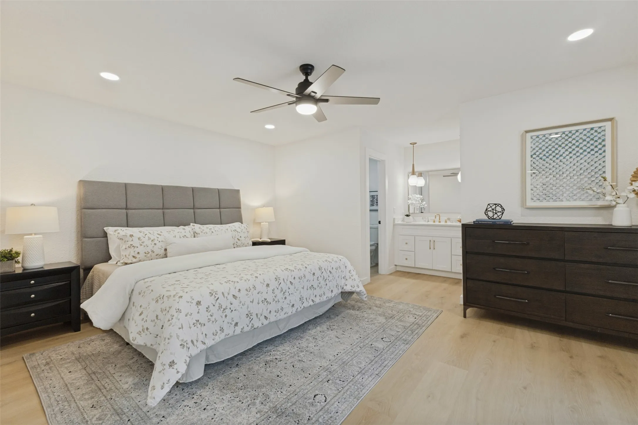 Single Family Residence For Sale in Dallas County , 4925 Willowhaven Circle, Garland, Texas 75043, 4 Bedroom, 2 Bathroom, 2 Garage spaces, 1,890 Sqft, built in 1980, mls#21380776, Real Estate Agent in Garland, Homes For Sale in Dallas county, Homes For Sale in Garland, Realtor in Garland Texas, Real Estate Brokerage Independent Realty Texas, Luminita Cordes Realtor